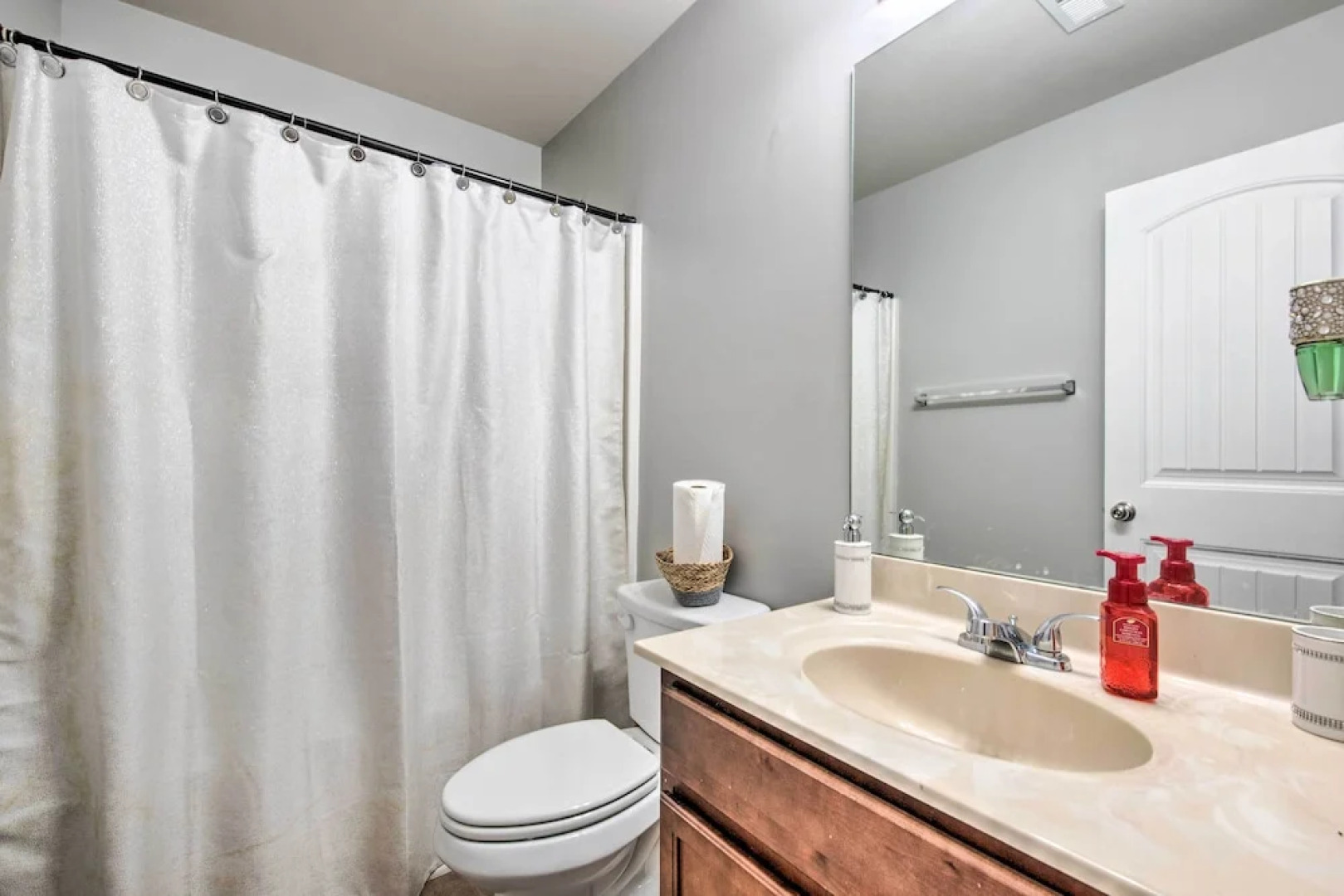 Suburban Atlanta Vacation Home ~ 3 Mi to Airport!