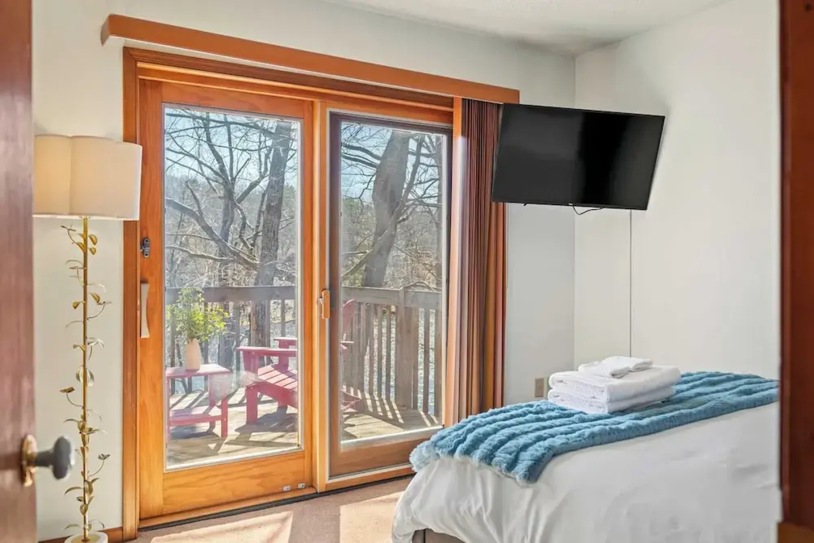 Pirate-themed Lakefront Home w/ Kayaks, Game Room, Views & Hidden Treasure Hunt