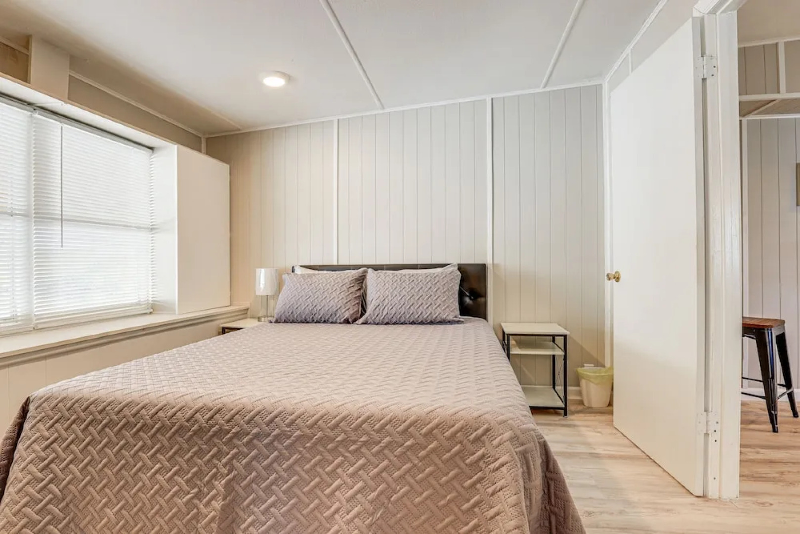 Sun-soaked Okeechobee Retreat w/ Canal Views!