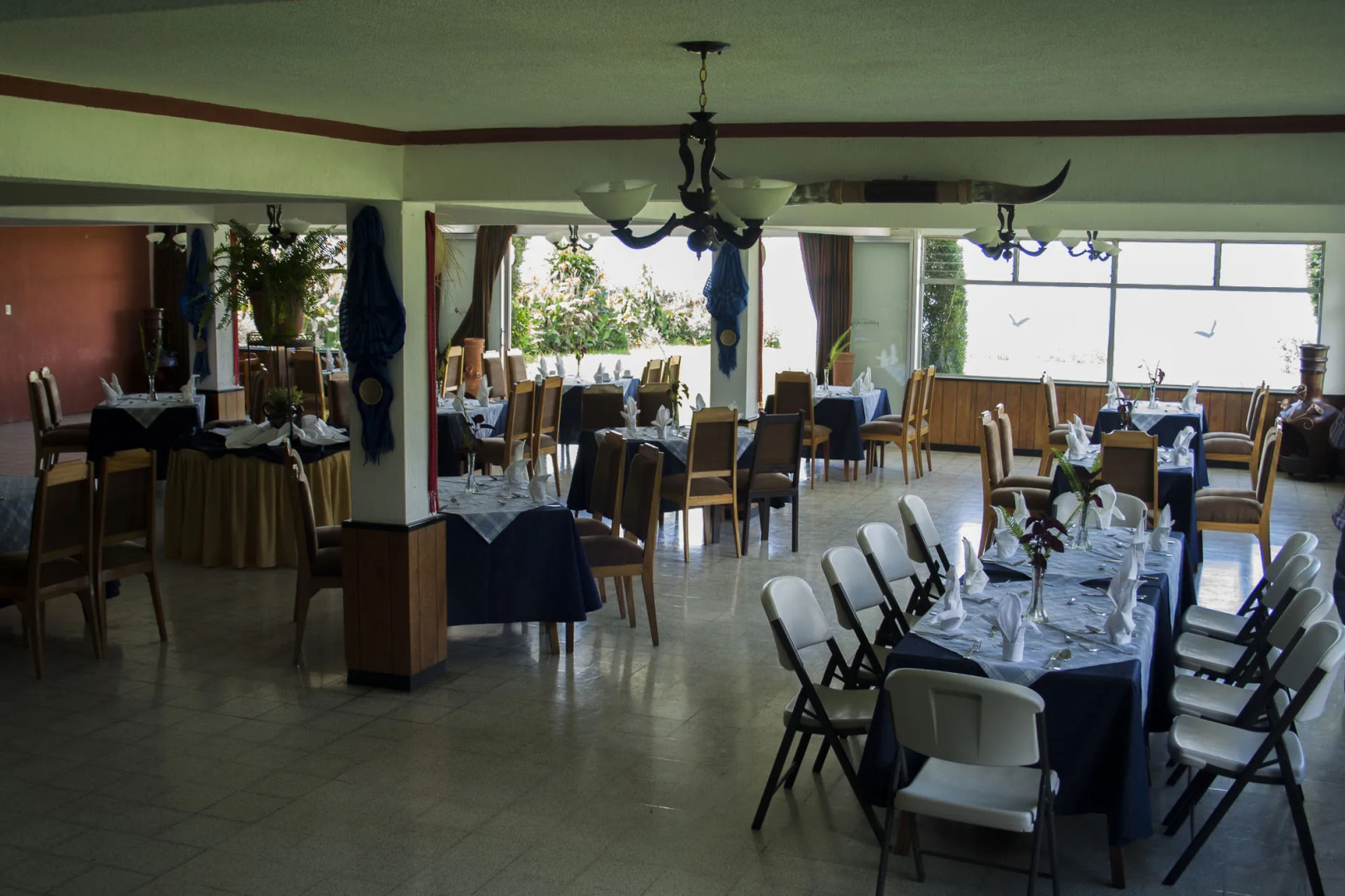 Hotel y Centro de Convenciones Jardines del Lago