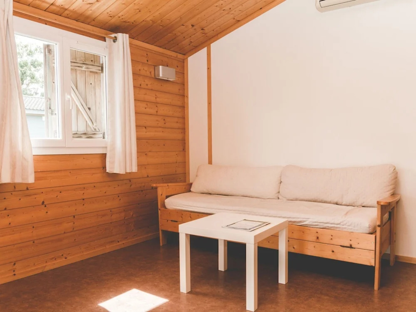 Comfortable Chalet With a Porch Near the Atlantic Coast