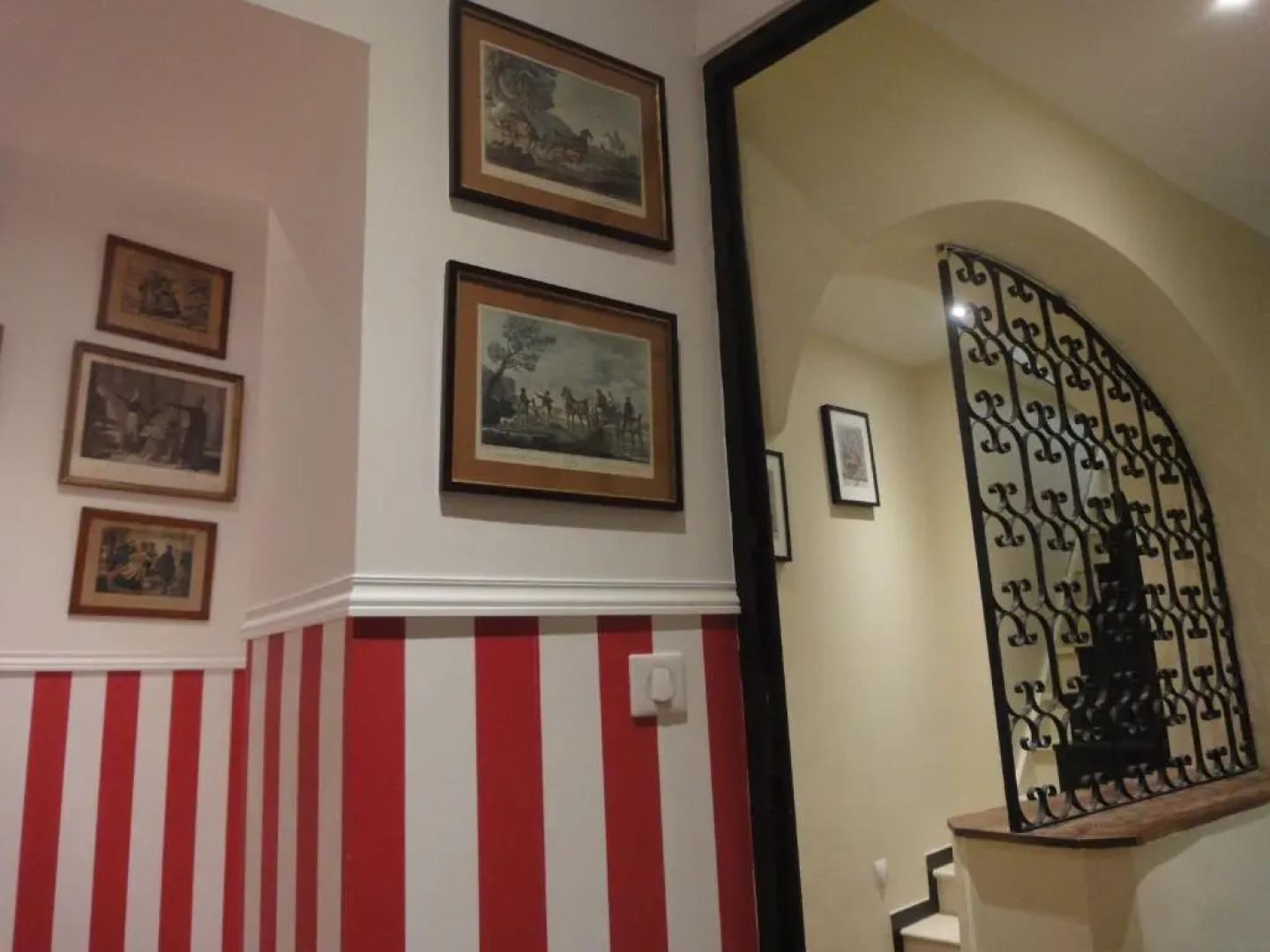 La Villa du 15 - Chambres indépendantes & autonomes du restaurant La Maison - climatisation et piscine chauffée