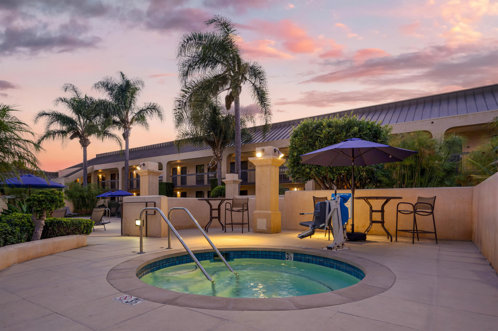 Best Western Plus South Coast Inn