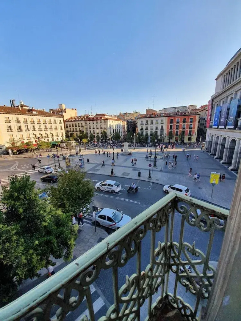 Escala Ópera - Adults Only