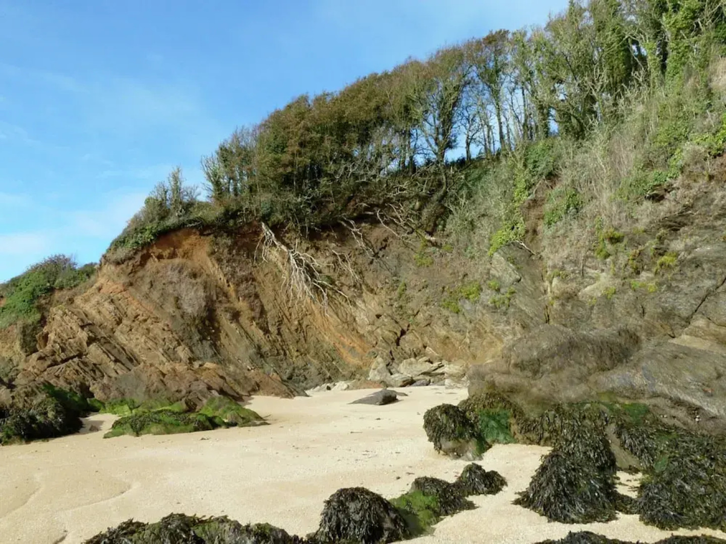 Scenic Villa in Moelan sur mer With Sauna