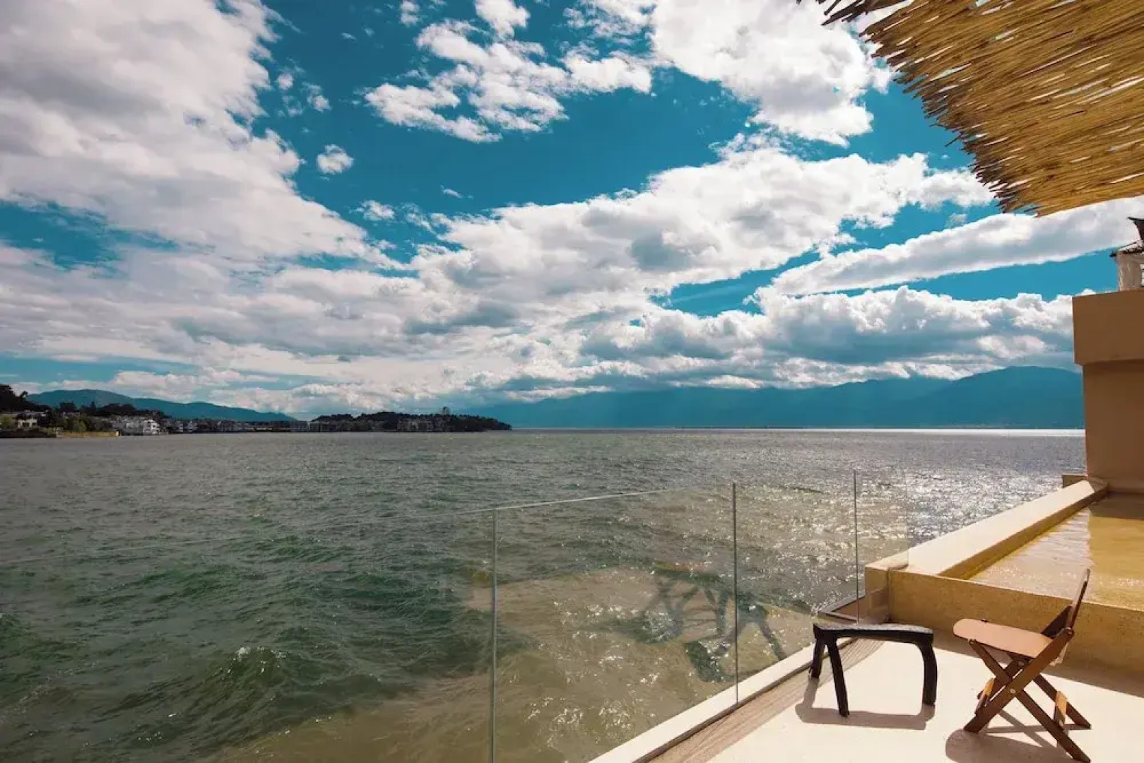 Dali Shuanglang Luna Seaview Hotel