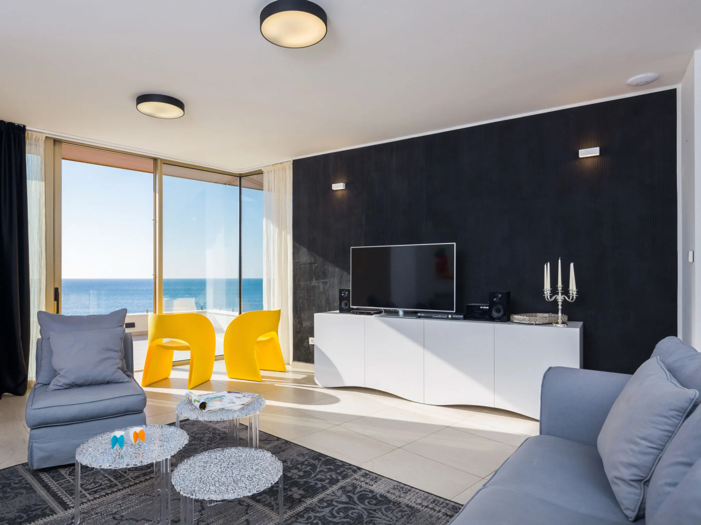 Villa Gloss