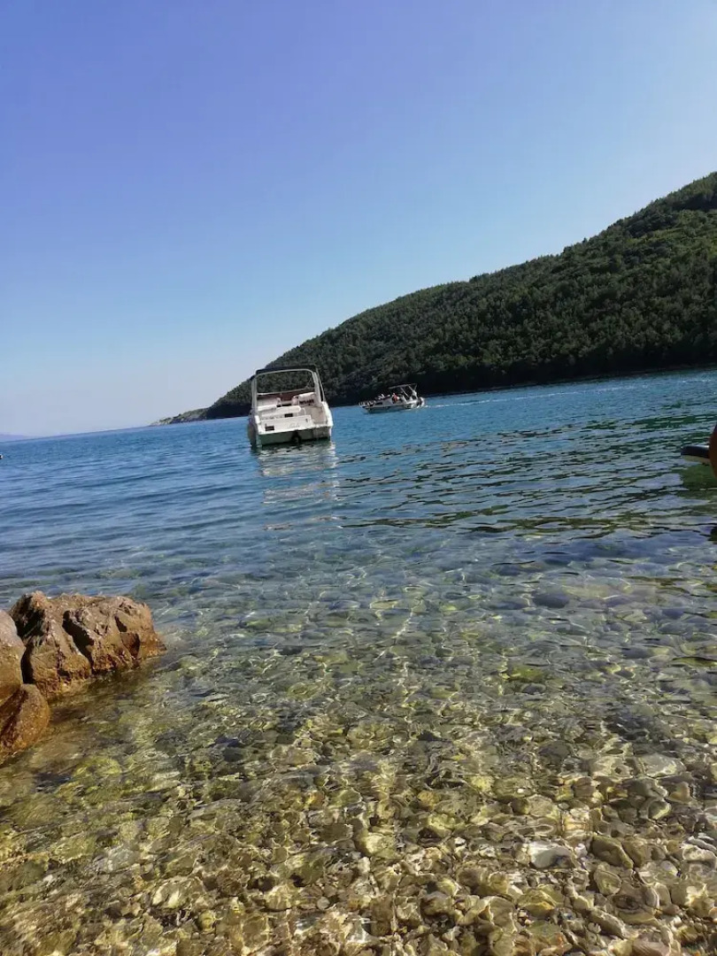 Charming Coastal Escape With Sea Views - 7 Guests