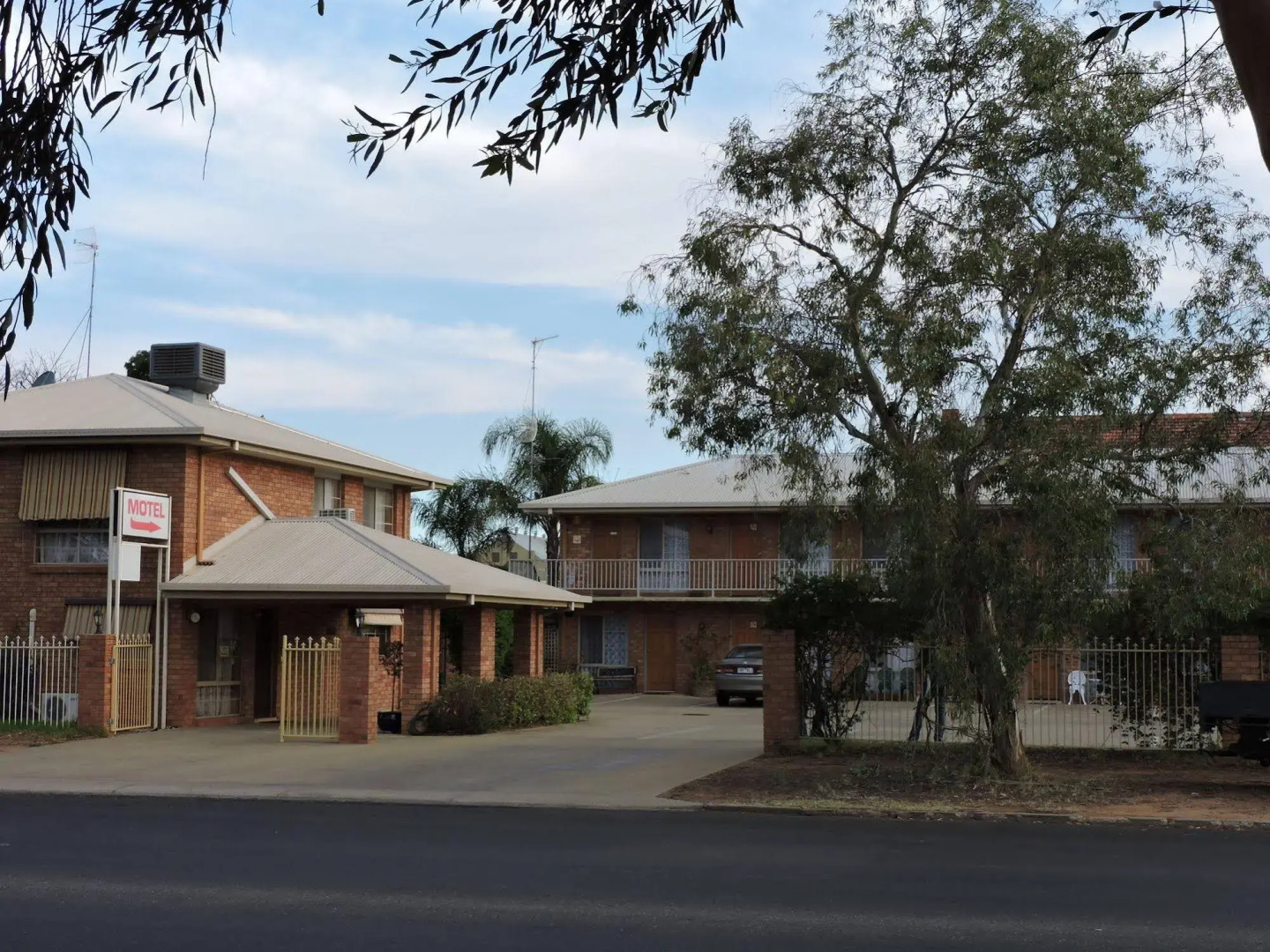 Red Cliffs Colonial Motor Lodge