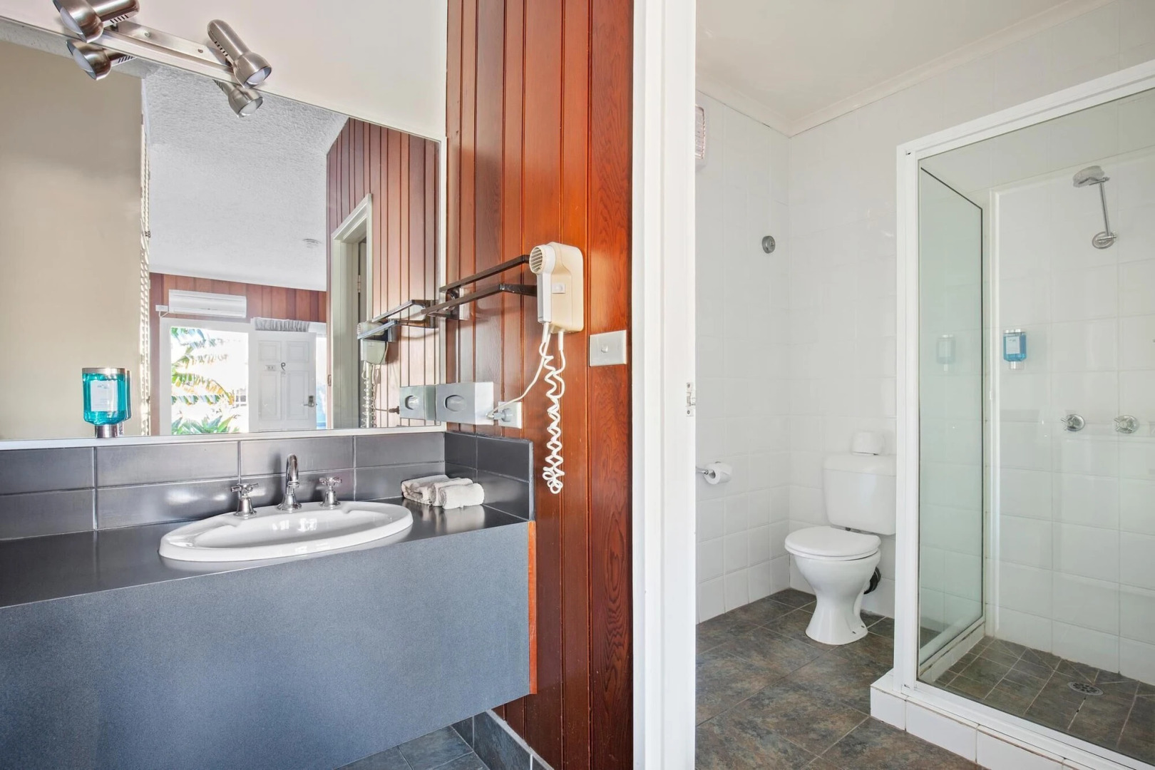 Banjo Paterson Motor Inn