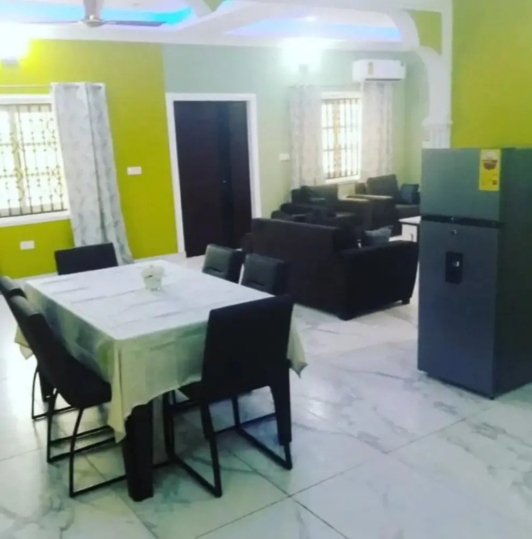 A Cheerful Holiday Home for Families and Friends