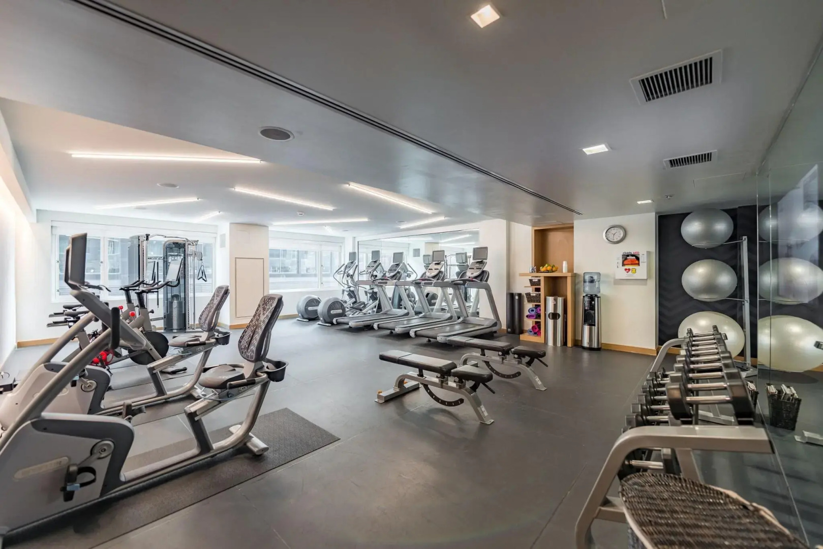 The Envoy Hotel, Autograph Collection