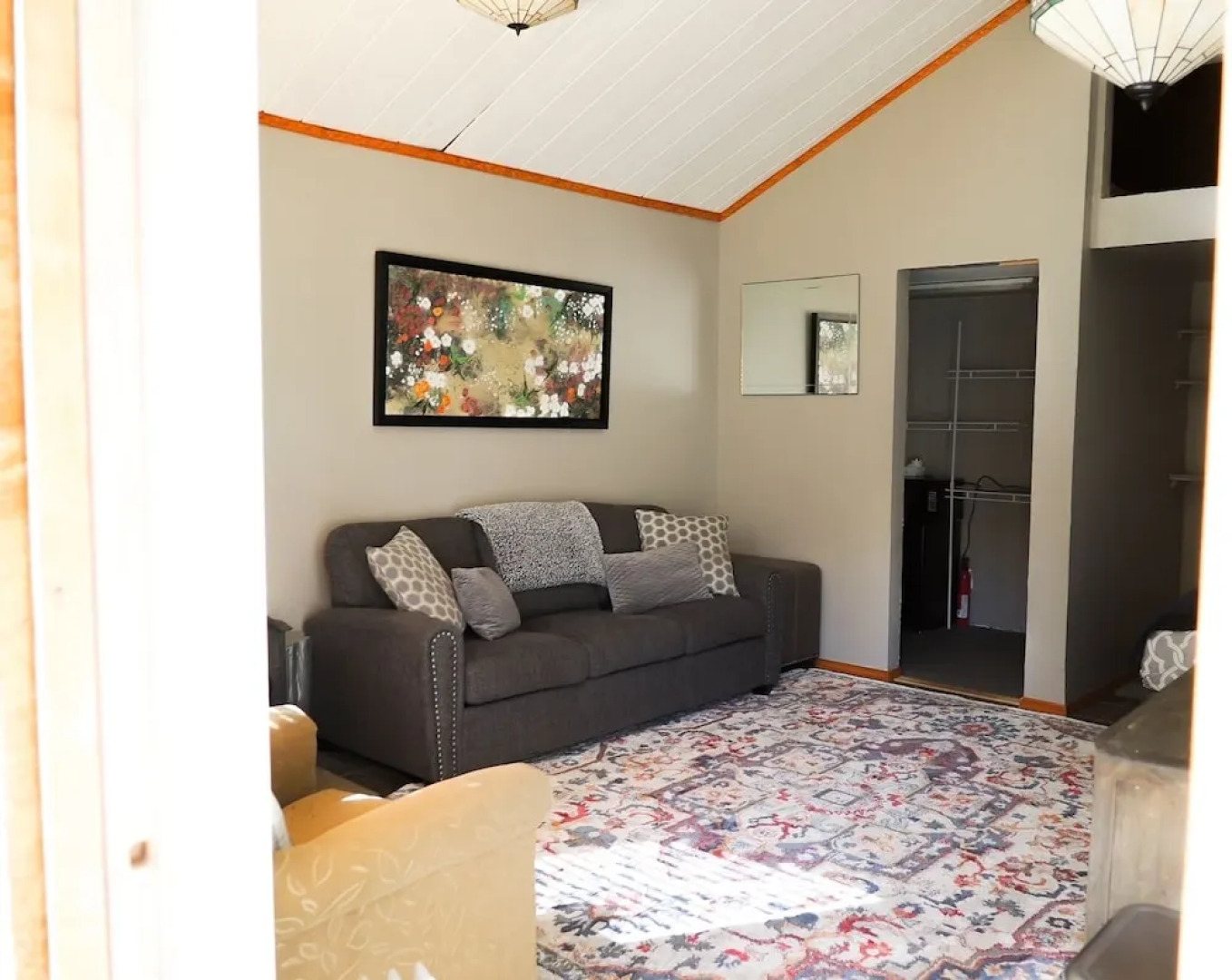 Hope Alaska's Bear Creek Lodge