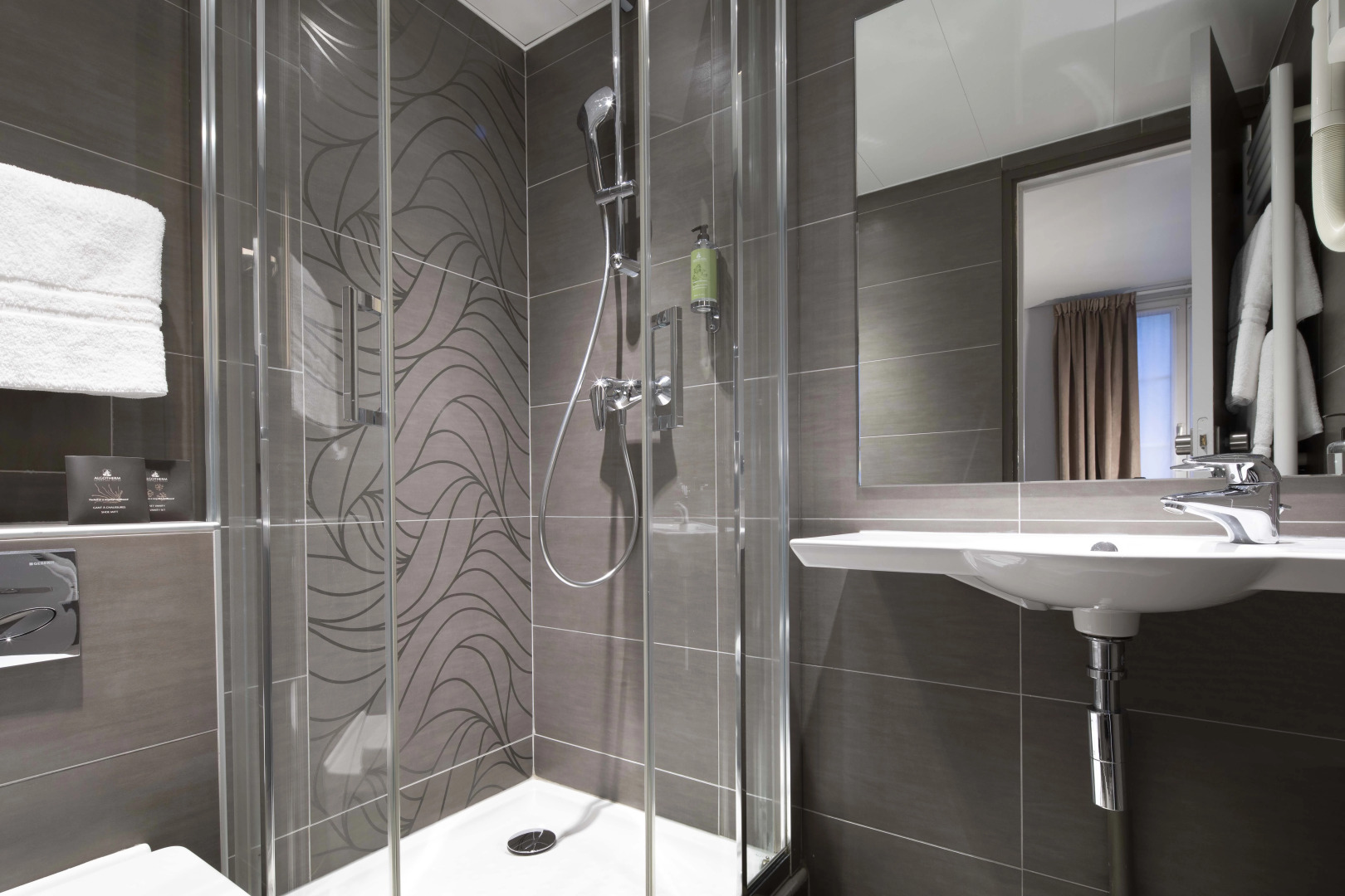 Hôtel Eiffel Saint Charles