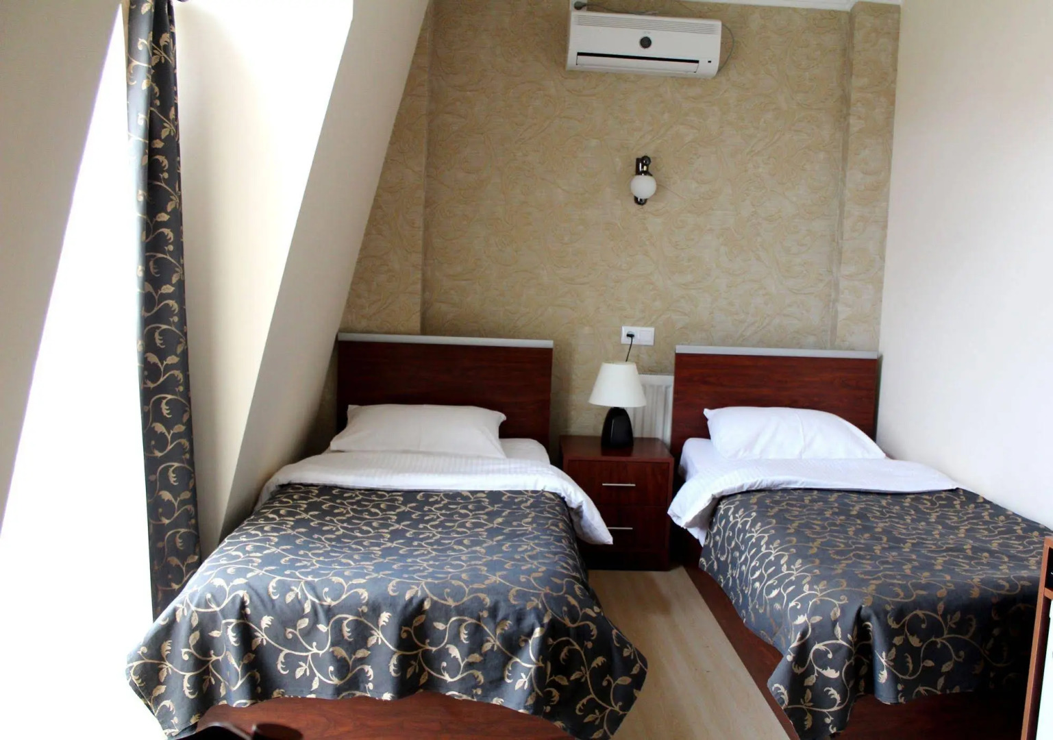 Армази Палас