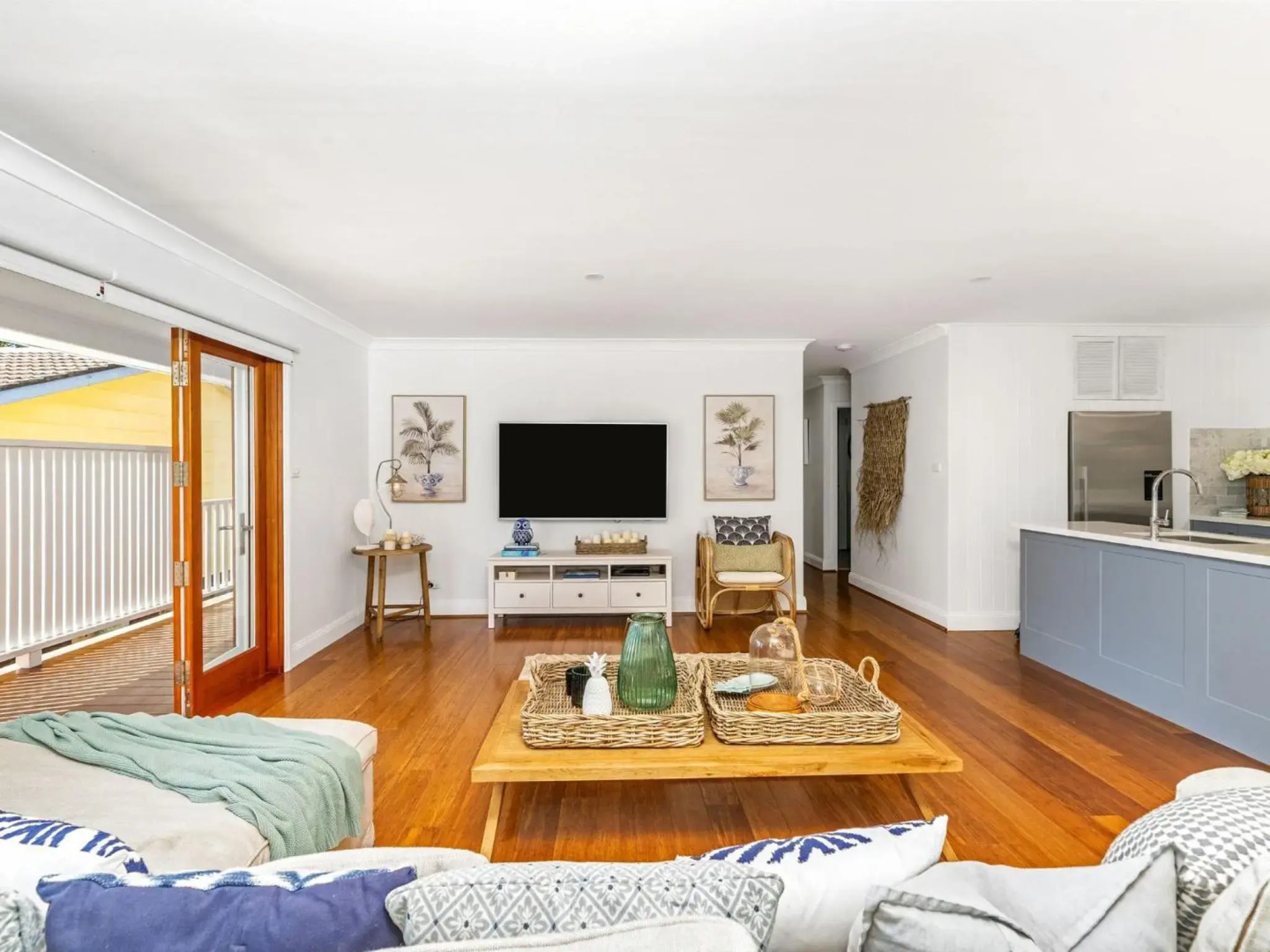 SEA DECK Hyams Beach 4pm Check Out Sundays