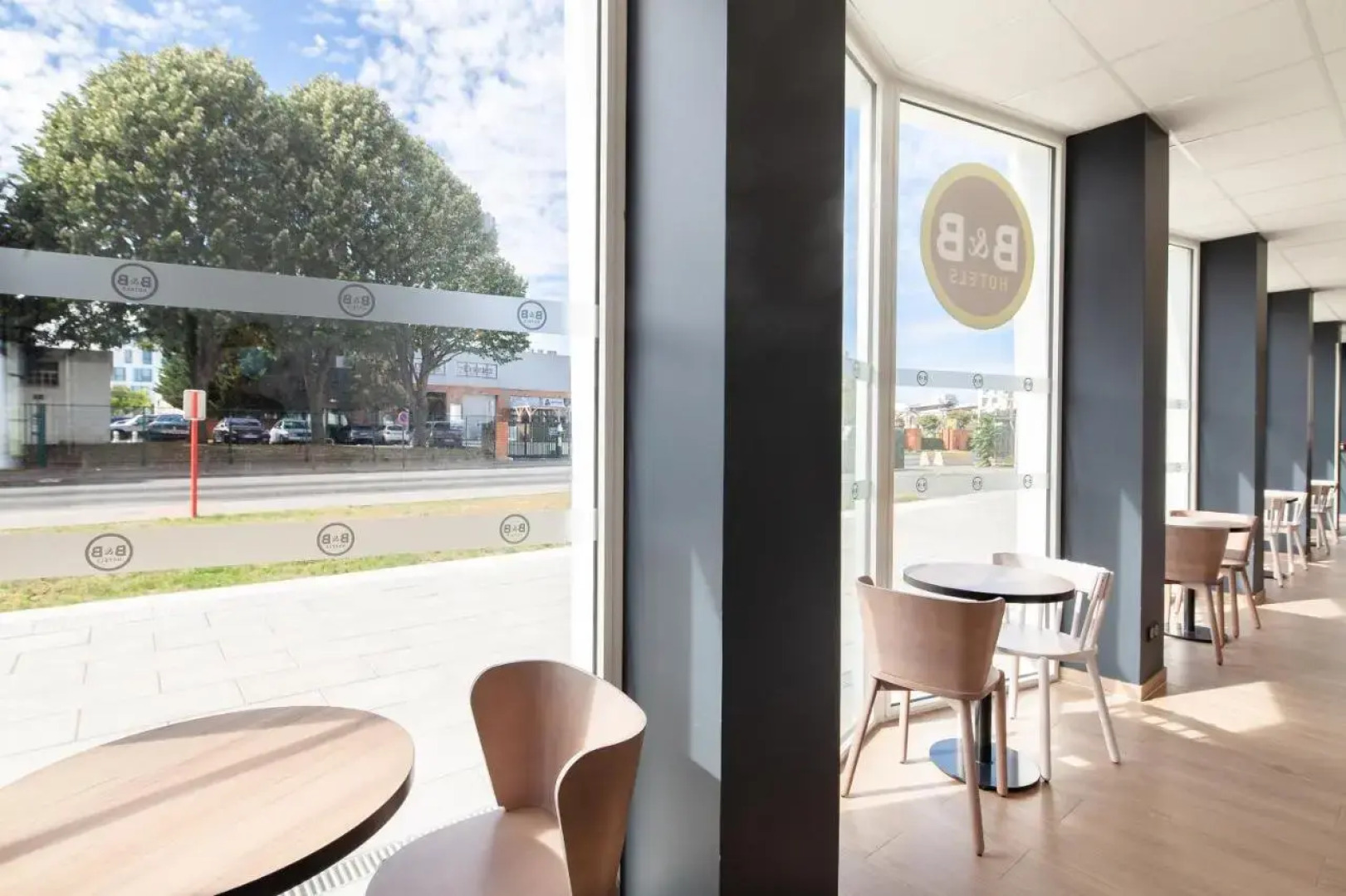 B&B HOTEL MASSY Gare TGV