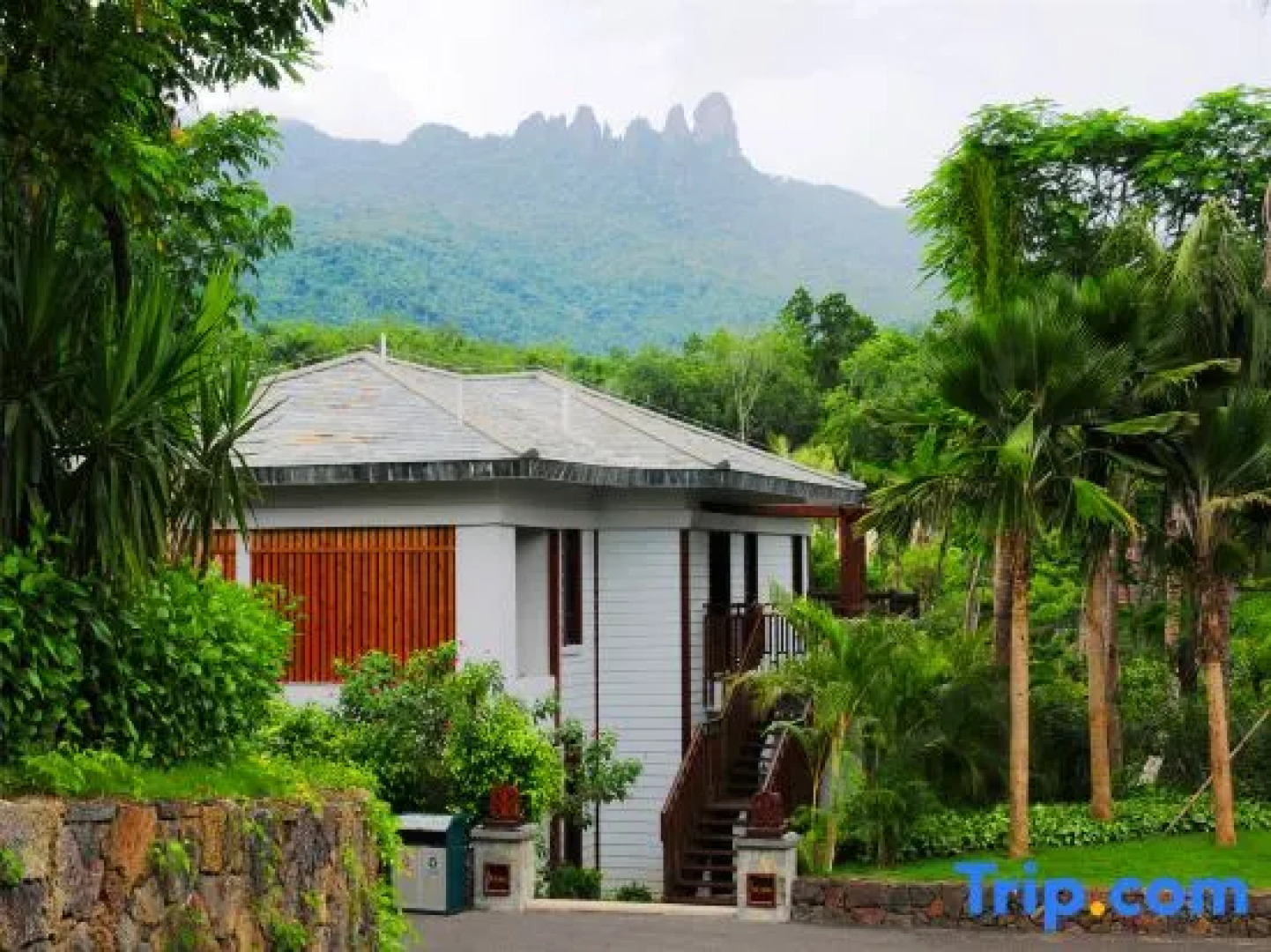 Zhongnan Hot Spring Apartment Hotel