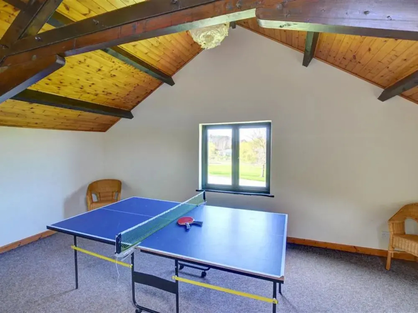 Quaint Holiday Home in South Wales With Sunny Gardens