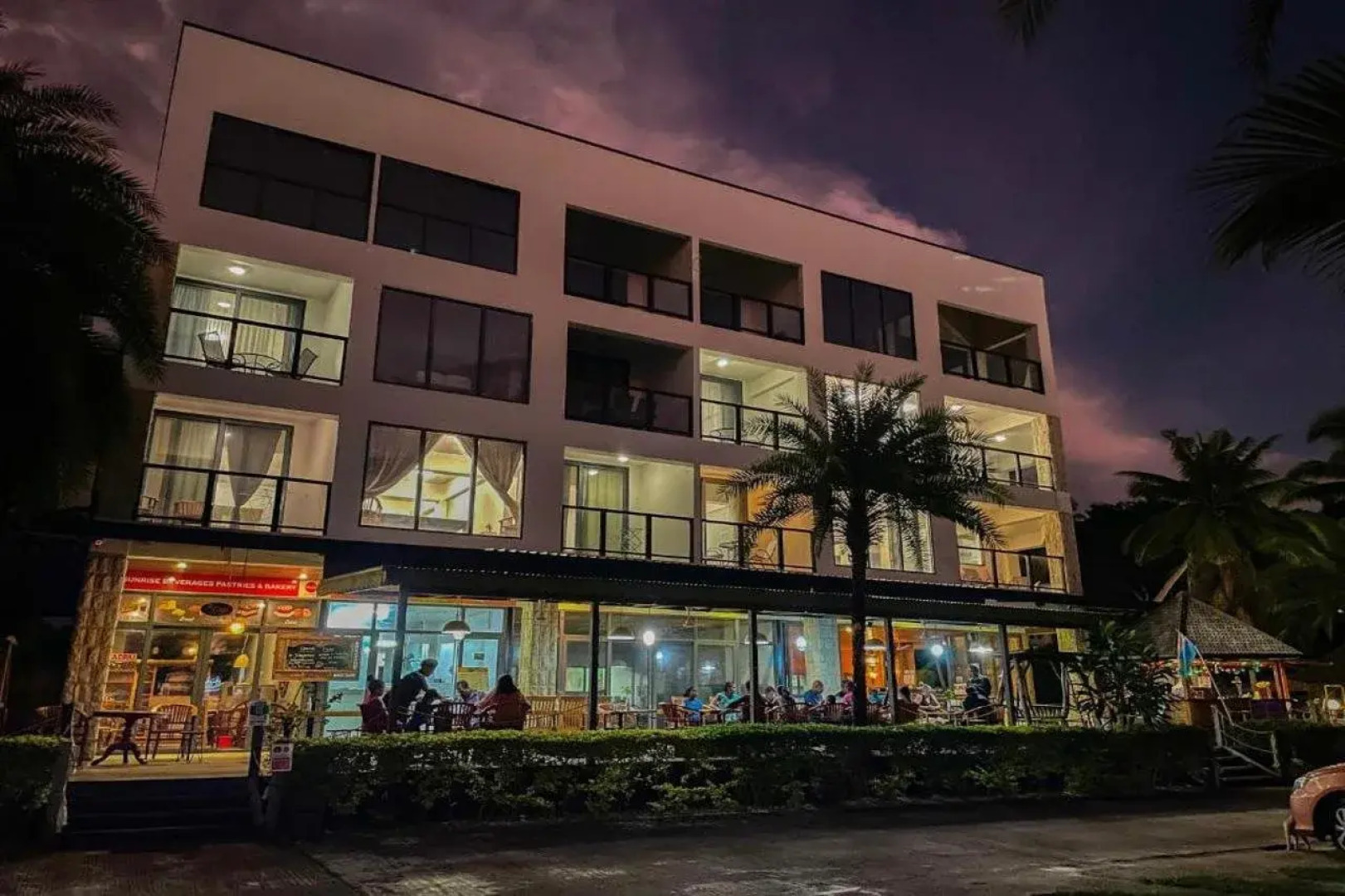 Ramada Suites By Wyndham Seafront Coral Coast