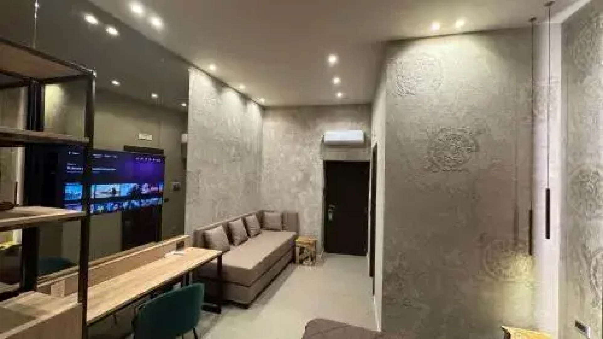 Tropicana Room Bed  Breakfast