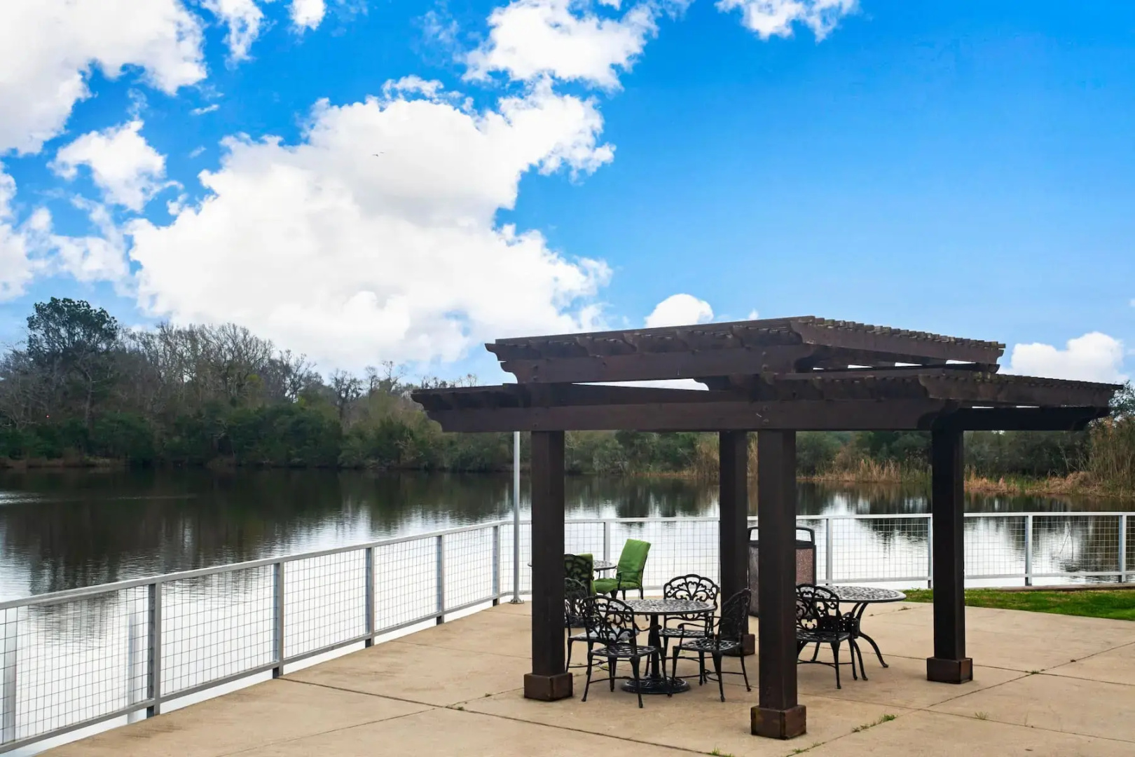 La Quinta Inn & Suites Bridge City