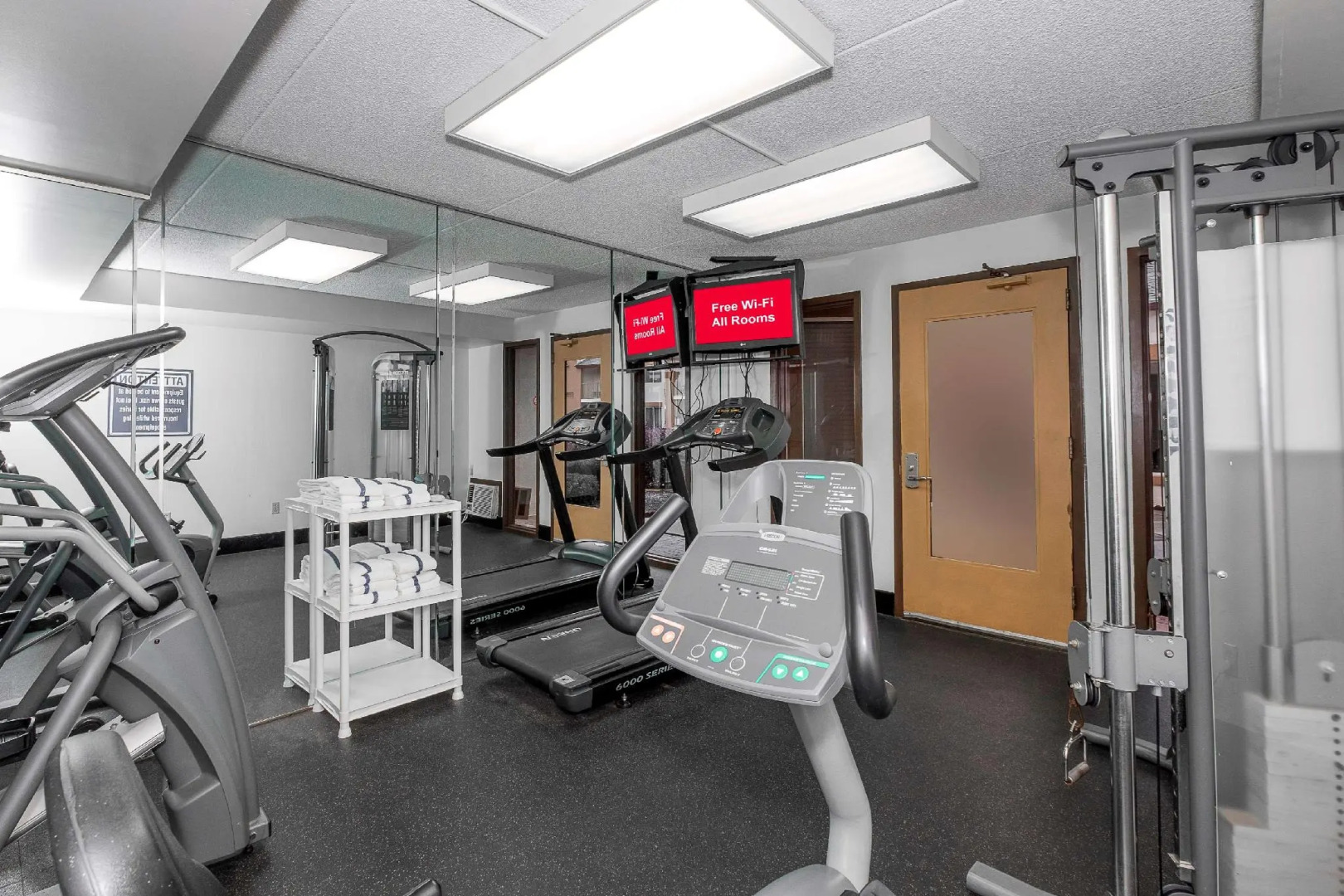 Red Roof Inn PLUS+ & Suites Knoxville West-Cedar Bluff