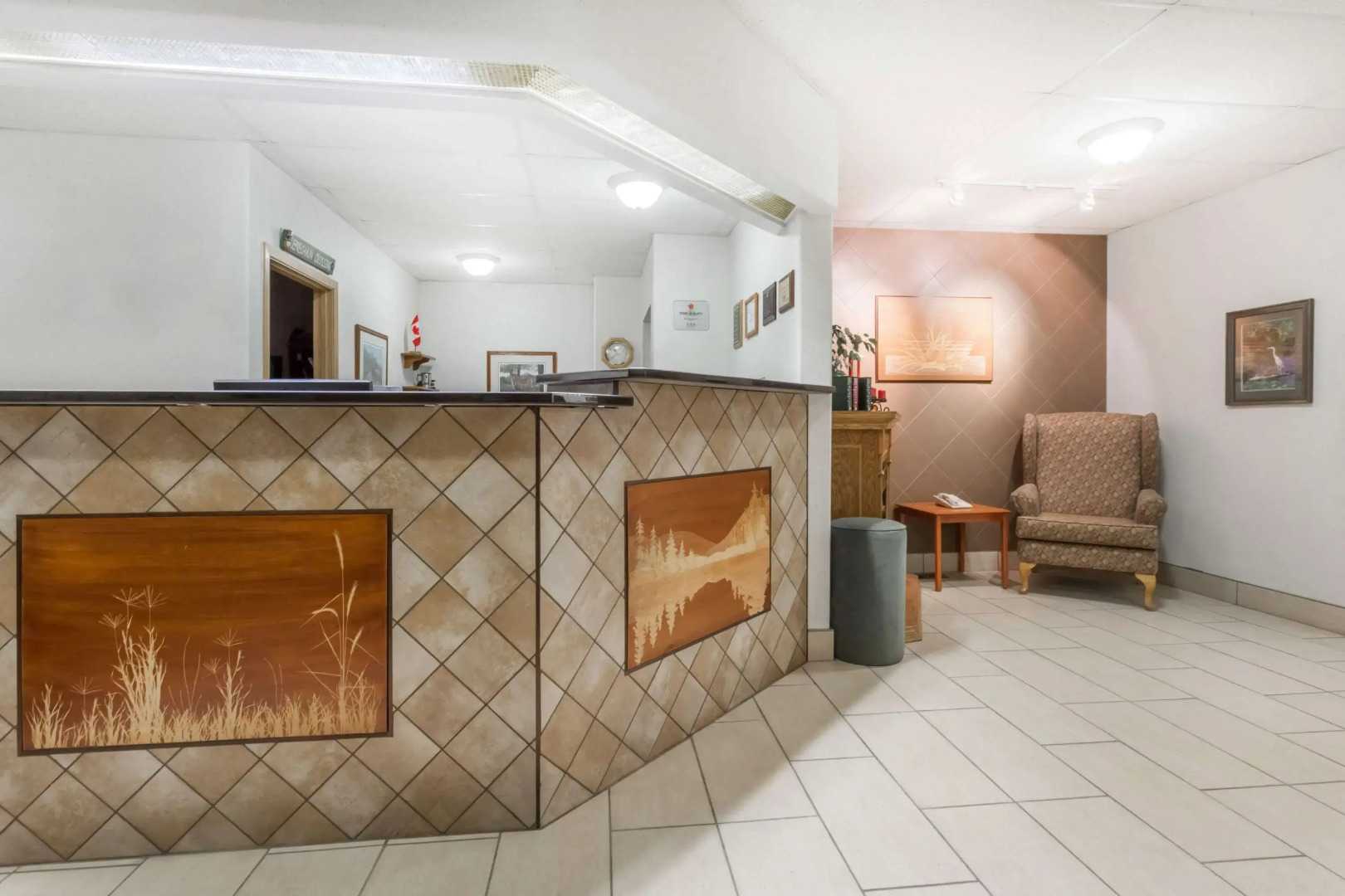 Super 8 by Wyndham Dauphin