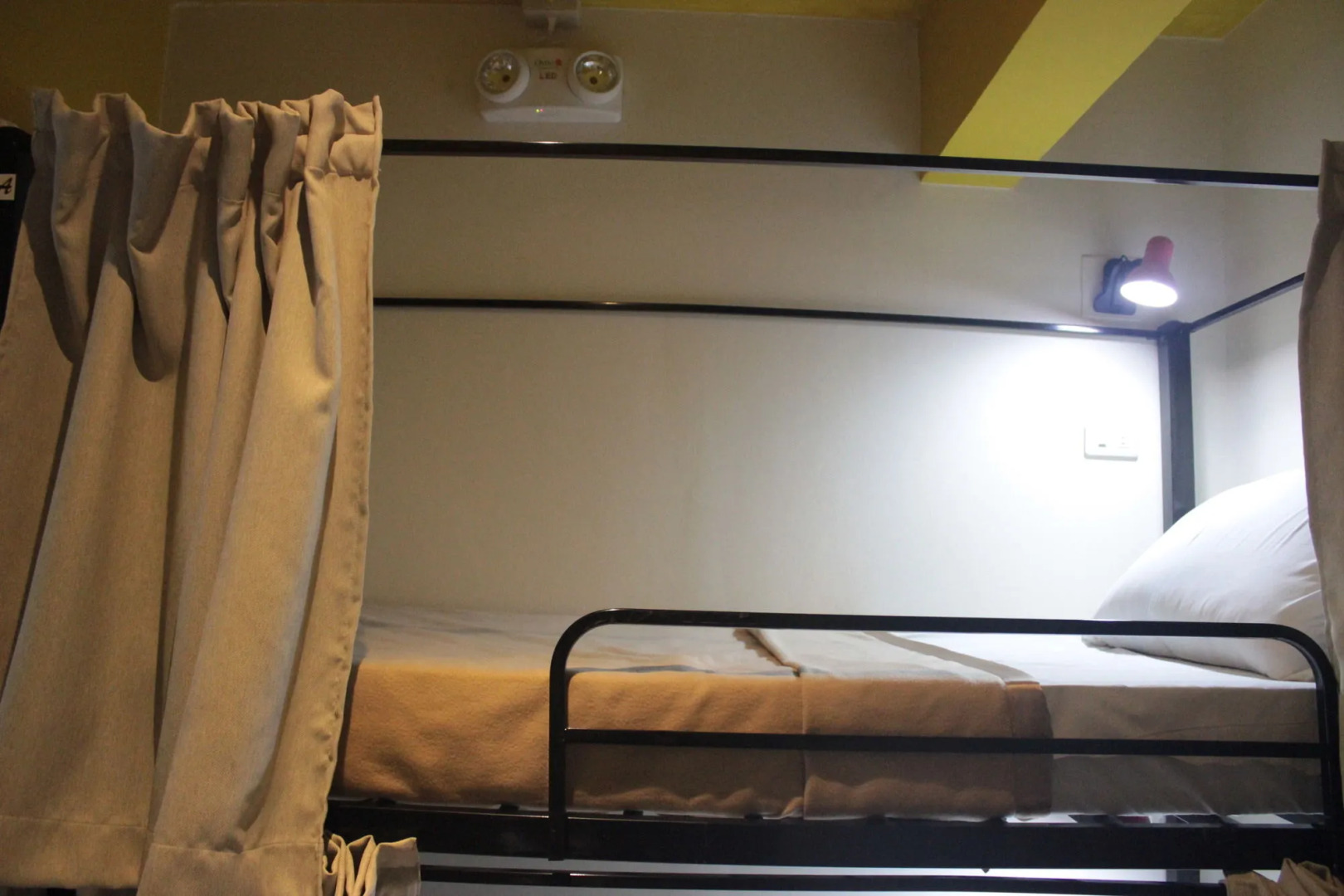 BGC Hostel And Dorm - QC