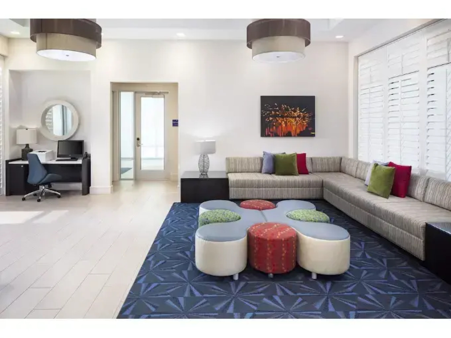 Star Suites By Riverside Theatre