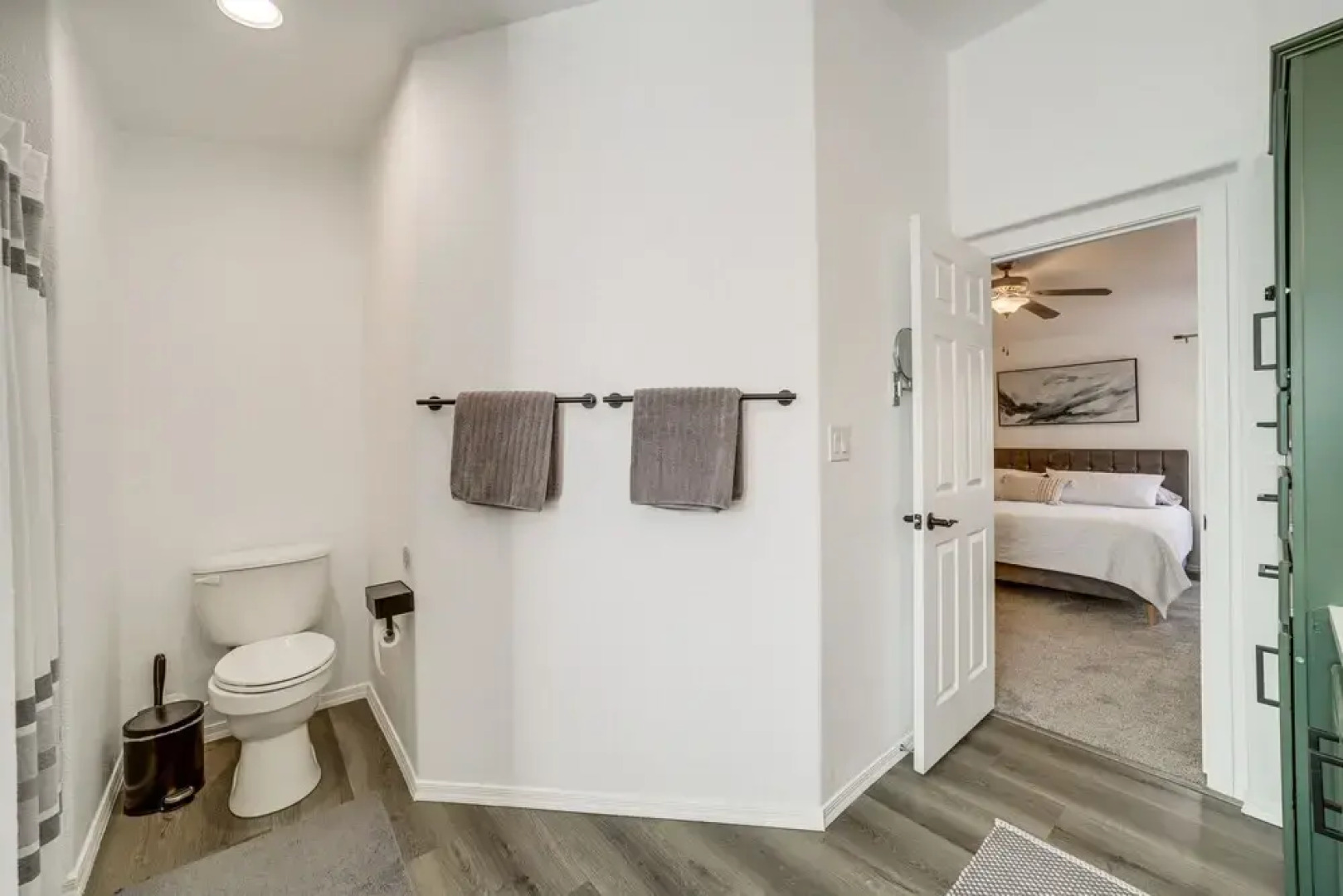 Mtn Views + Playground: Family-friendly Pine Cabin