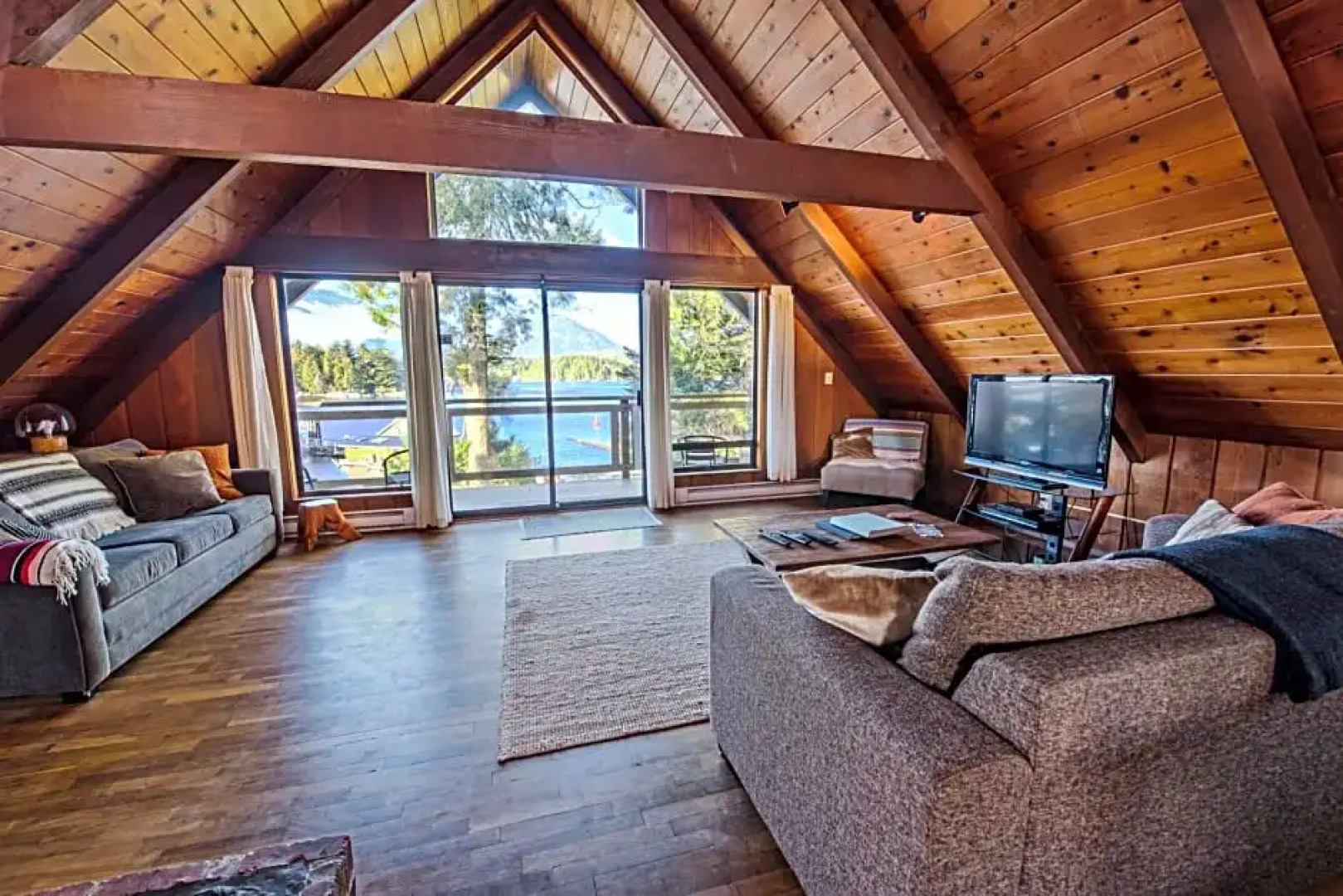 The Shoreline Tofino