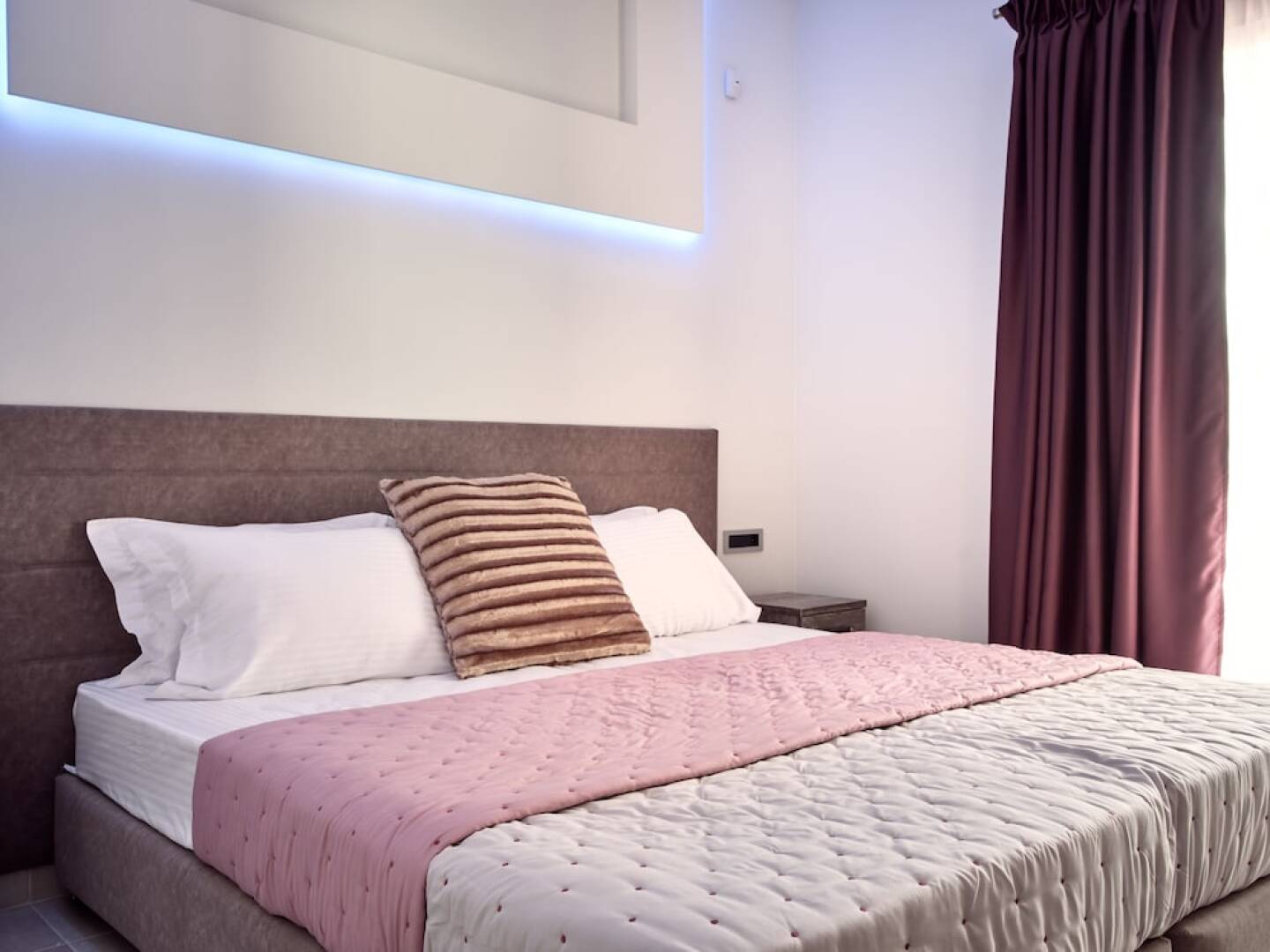 Savvas Luxury Suites