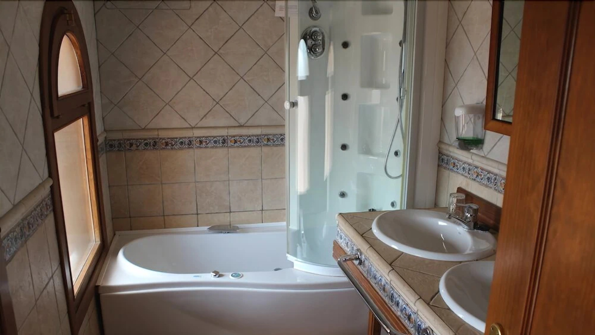 Hospedería Papa Luna