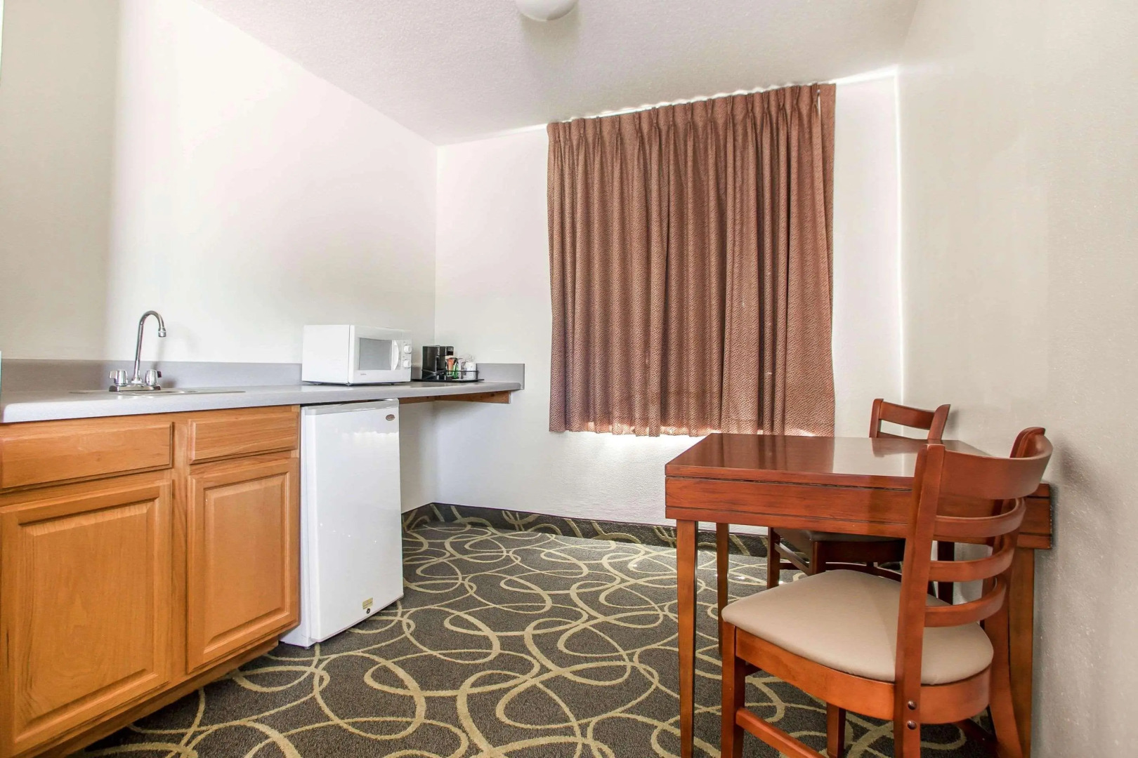 Comfort Inn Muscatine near Hwy 61