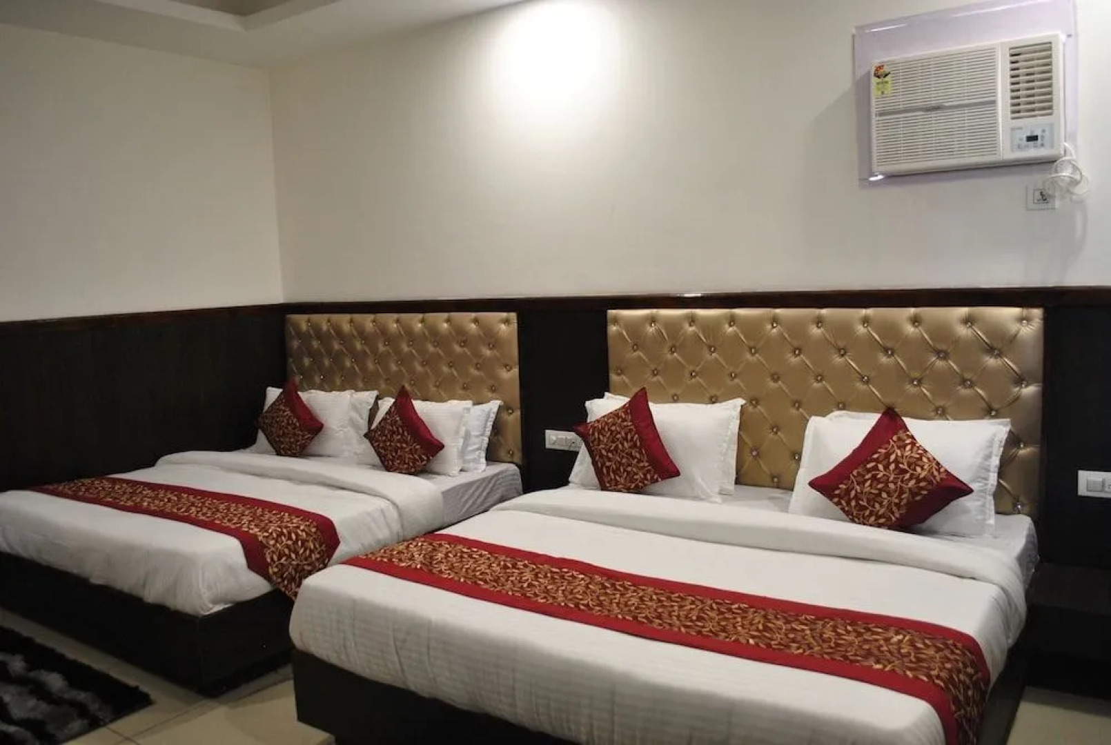 Green Hotel & Restaurant