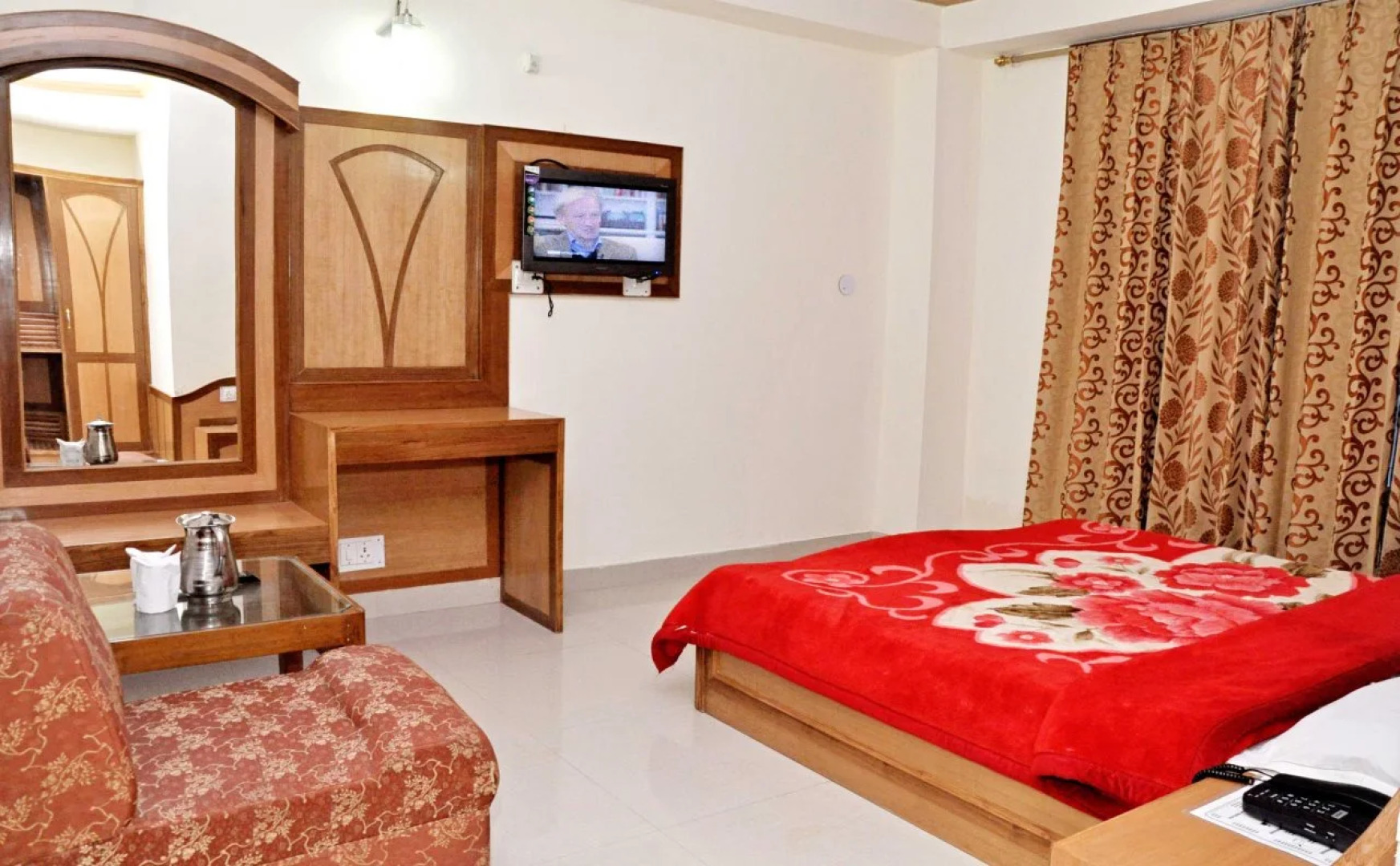 10692 Hotel Shubham
