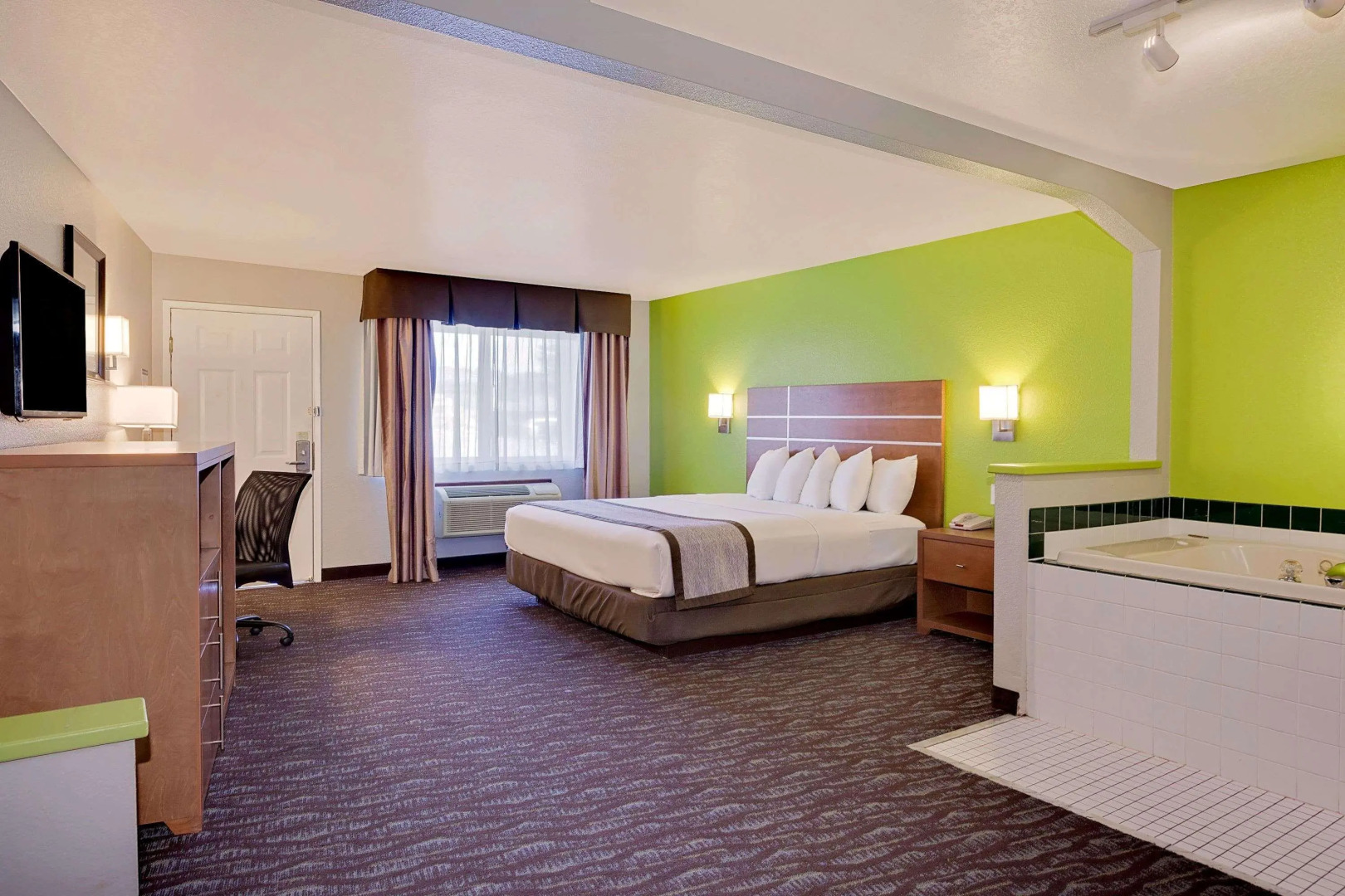 Days Inn & Suites by Wyndham Arcata