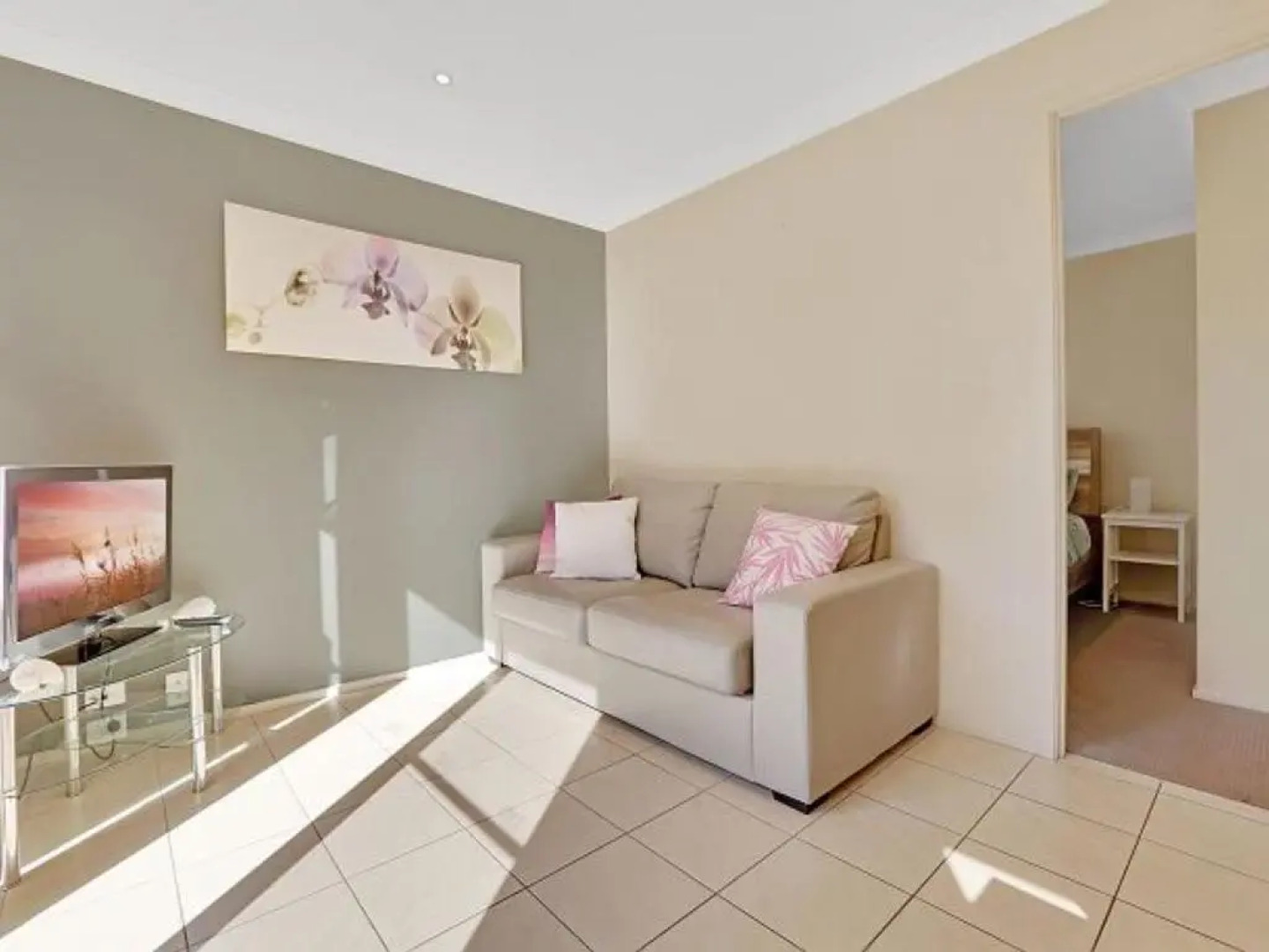 Pool Paradise in the Heart of Vincentia