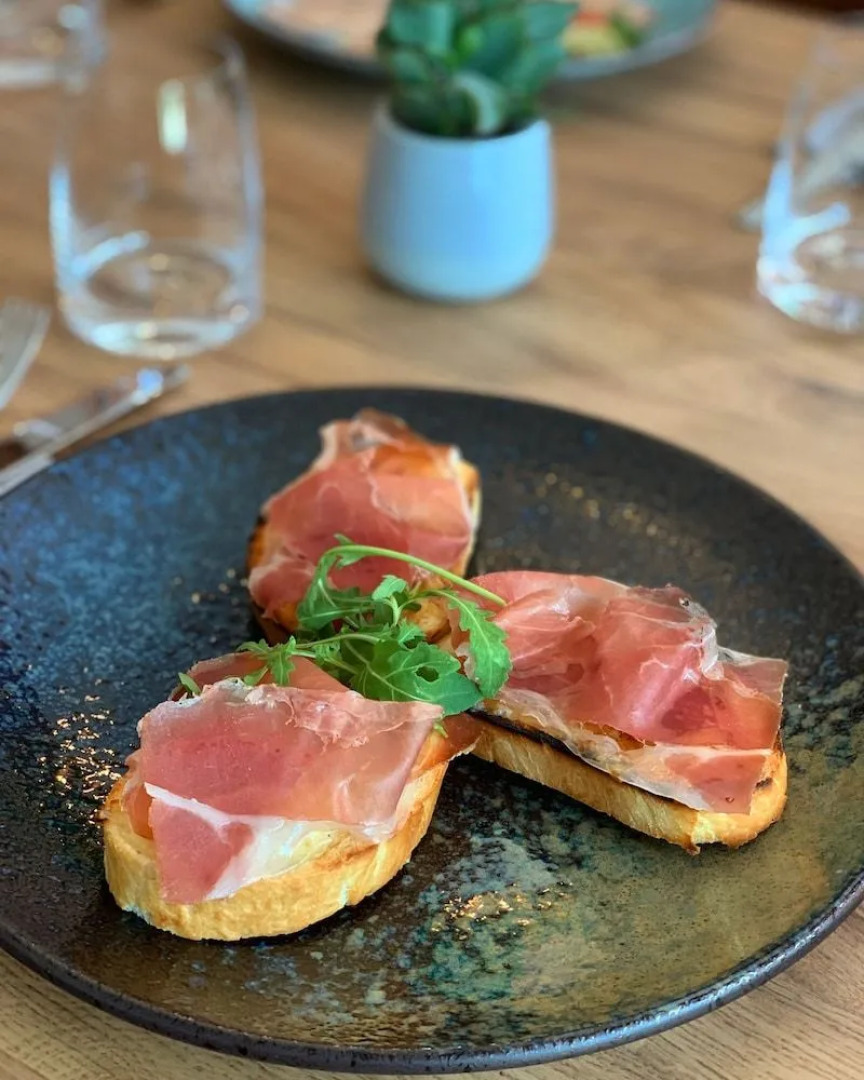 AZZA Hotel & Restaurant