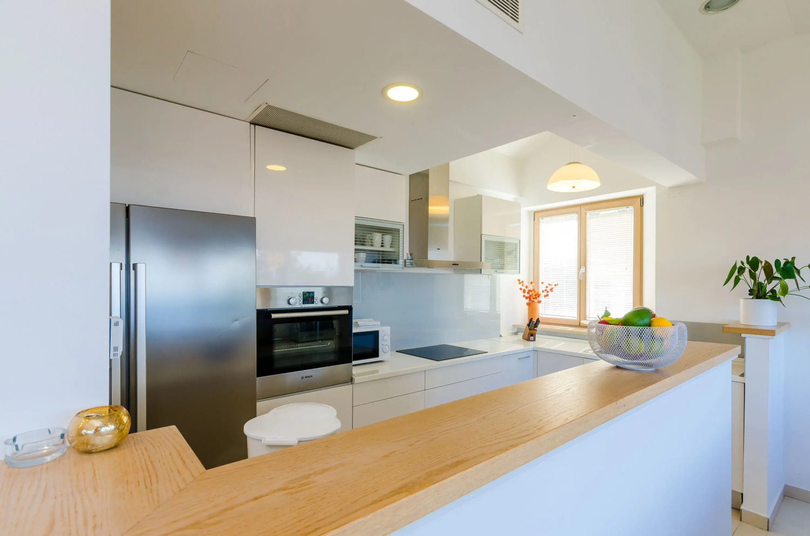 Villa Art Gallery - Six Bedroom Villa with Terrace and Swimming Pool