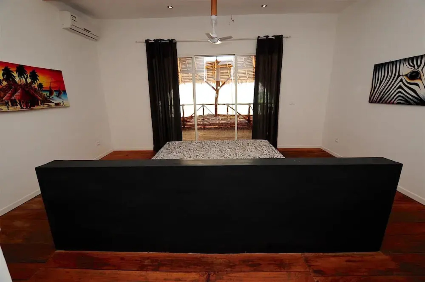 Beachfront Villa Patti ZanzibarHouses