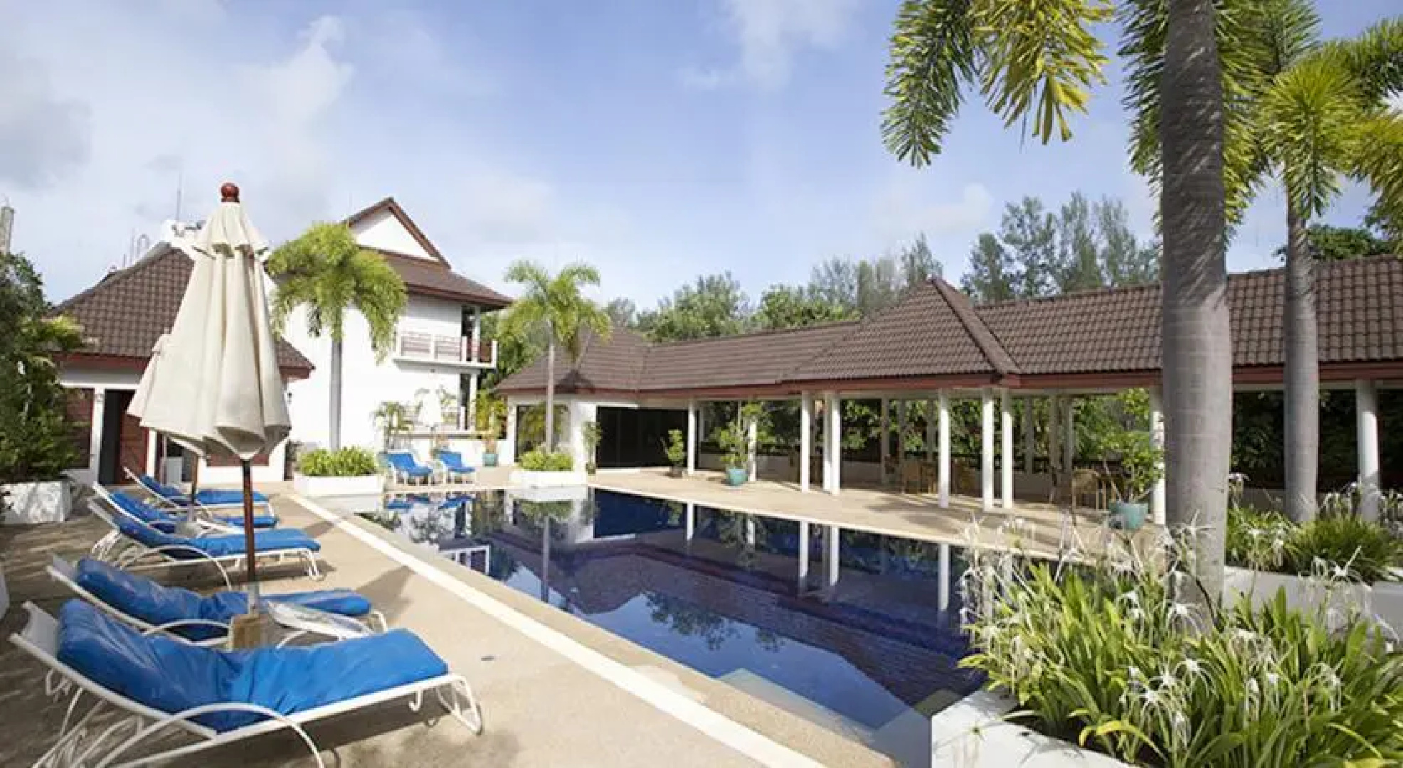 Lovely Nai Harn Apartment