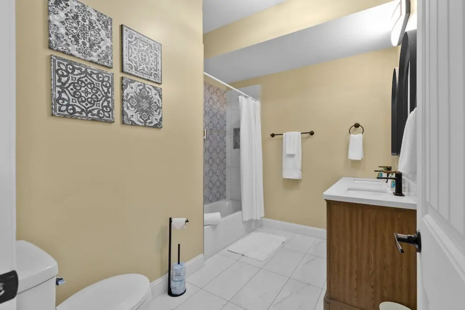 Red Brick Hideaway | JZ Vacation Rentals