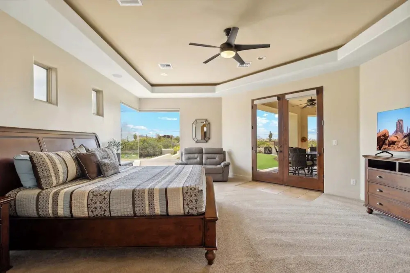 East Mesa Desert and Mountain Views: 5br, Pool