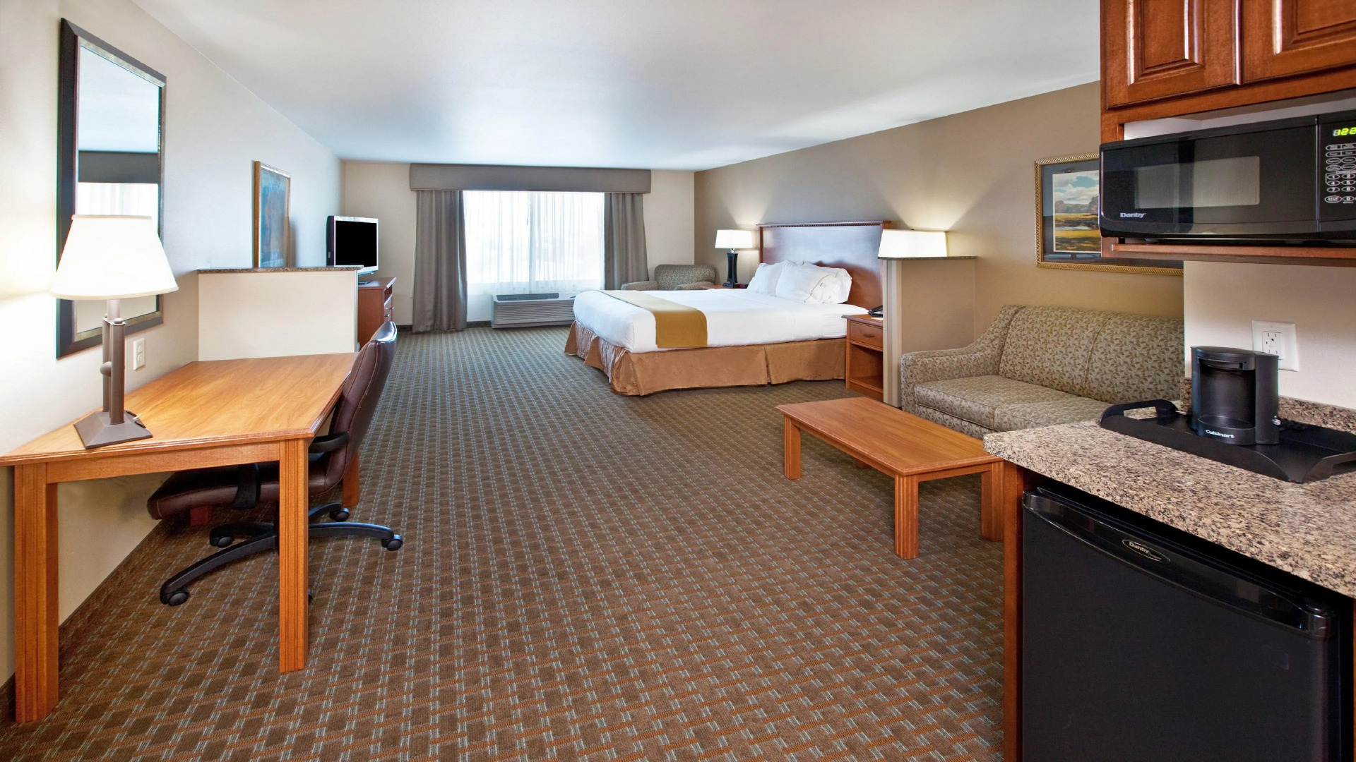 Holiday Inn Express and Suites Sioux Falls SW by IHG