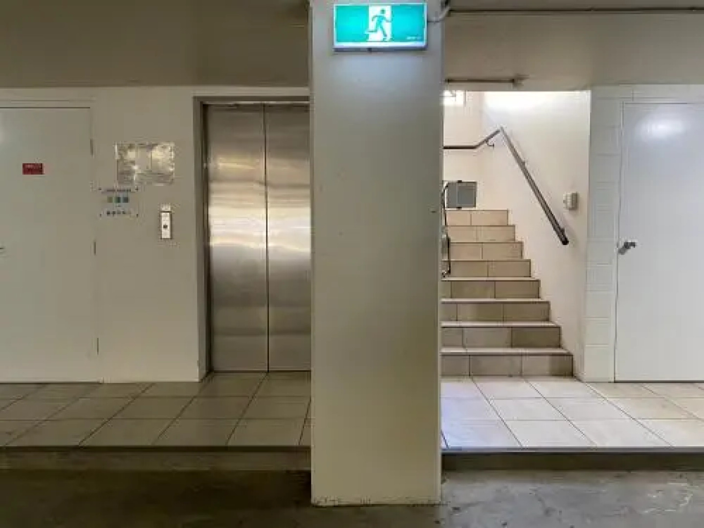 Lighthouse Apartments on The Strand