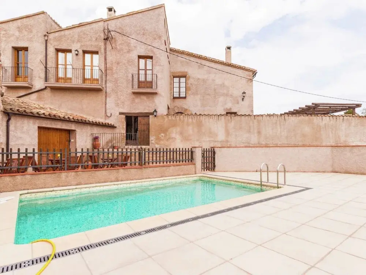 Heritage Cottage in Maians With Swimming Pool