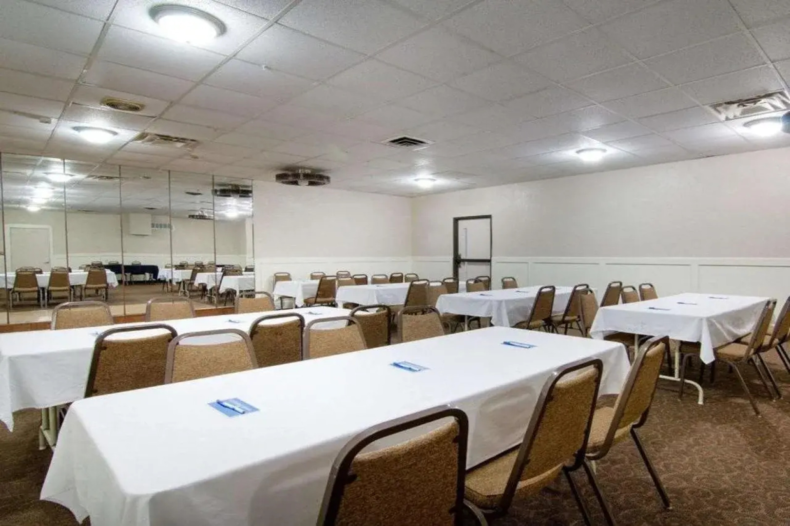 Knights Inn & Suites Emporia