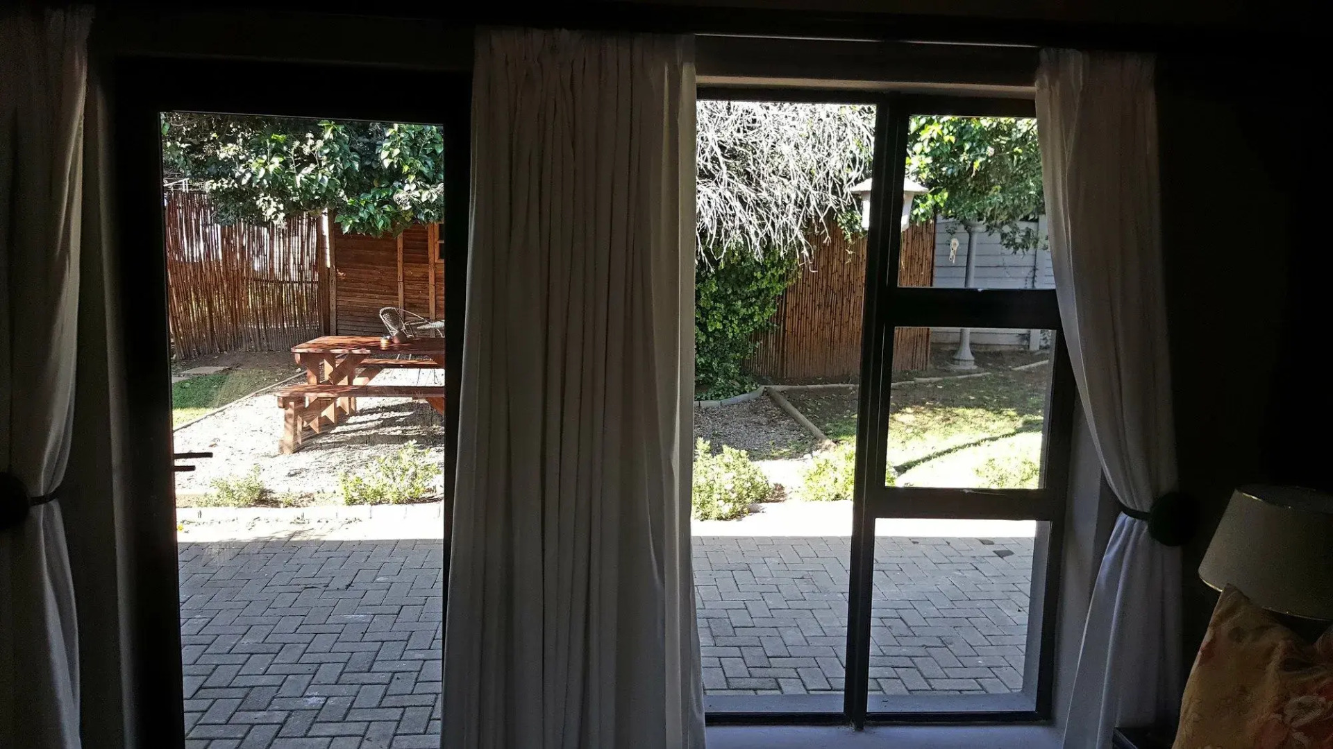 Aerotropolis Guest Lodge